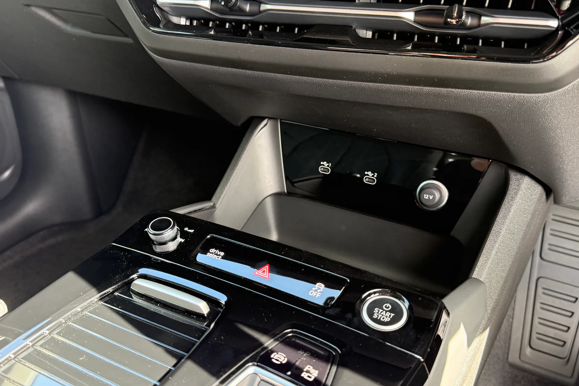 Audi Q6 thumbnail image number 24