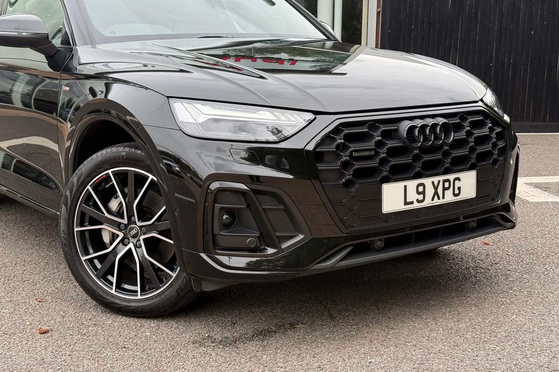Audi Q5 thumbnail image number 2