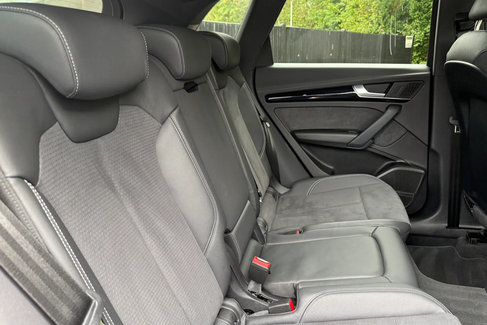 Audi Q5 thumbnail image number 26