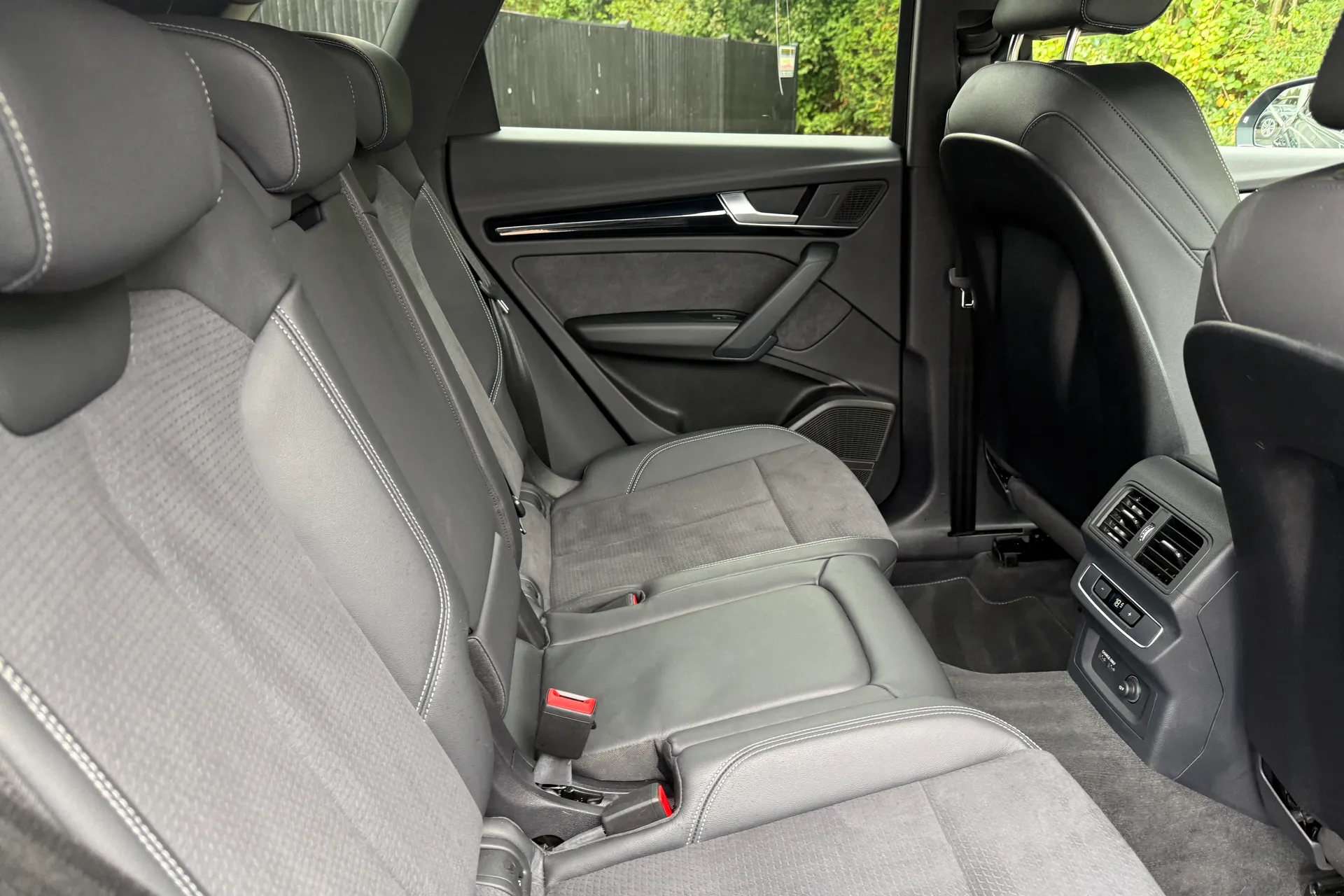 Audi Q5 thumbnail image number 27