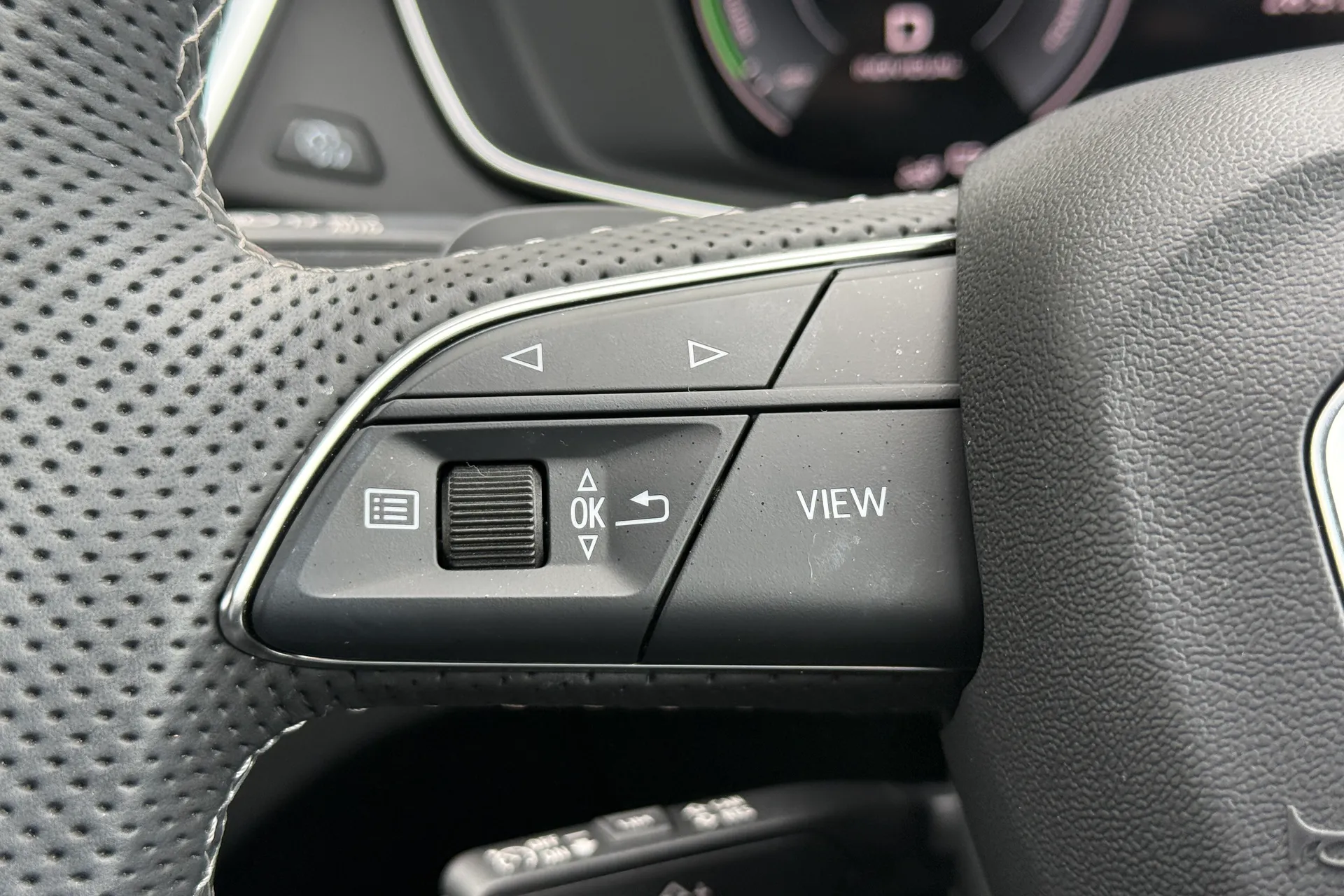 Audi Q5 thumbnail image number 15