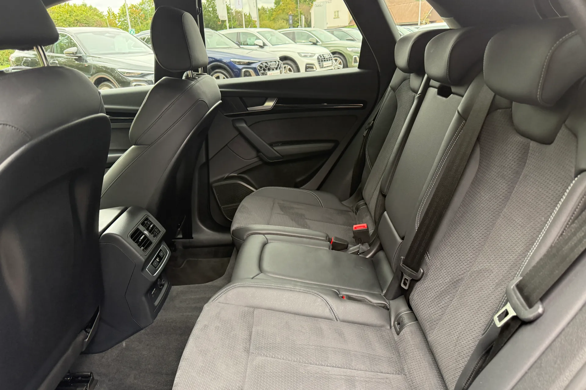 Audi Q5 thumbnail image number 43