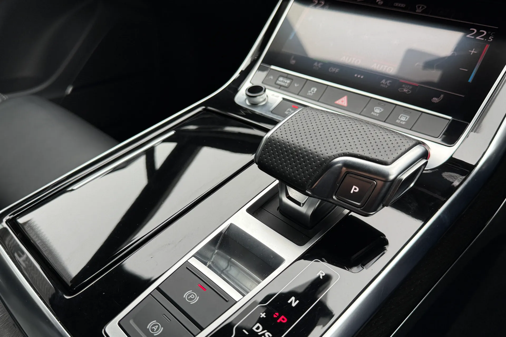 Audi Q7 thumbnail image number 29