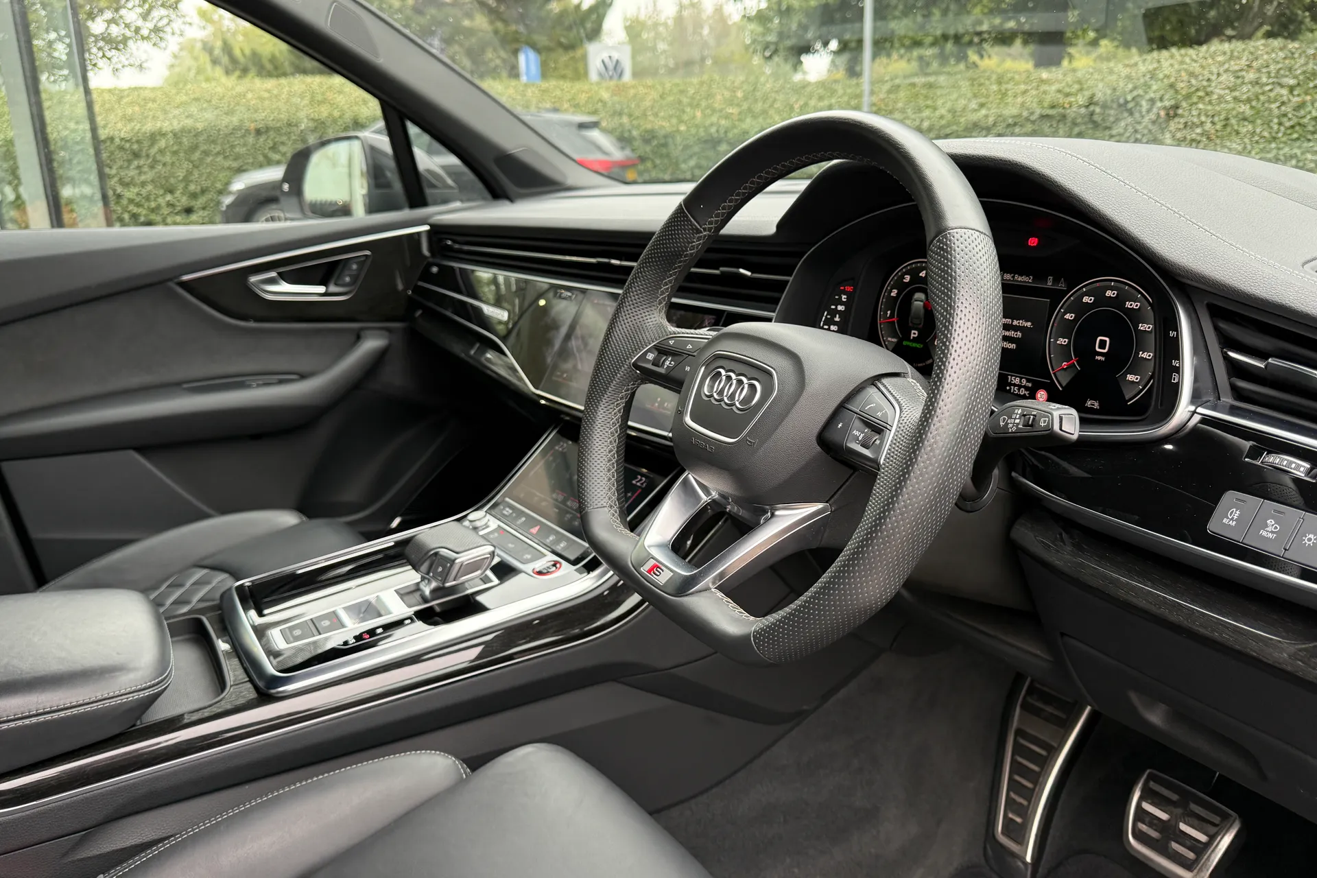 Audi Q7 thumbnail image number 23