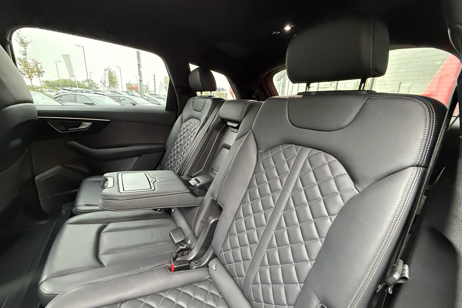 Audi Q7 thumbnail image number 35