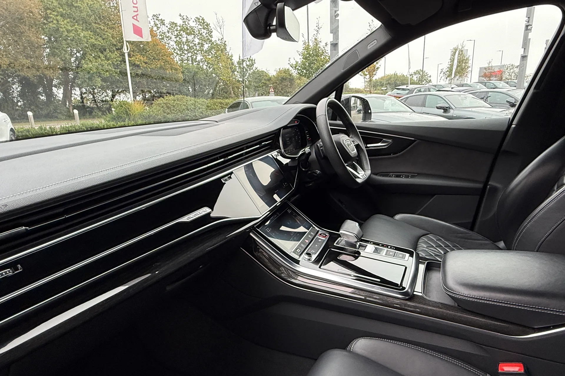 Audi Q7 thumbnail image number 27