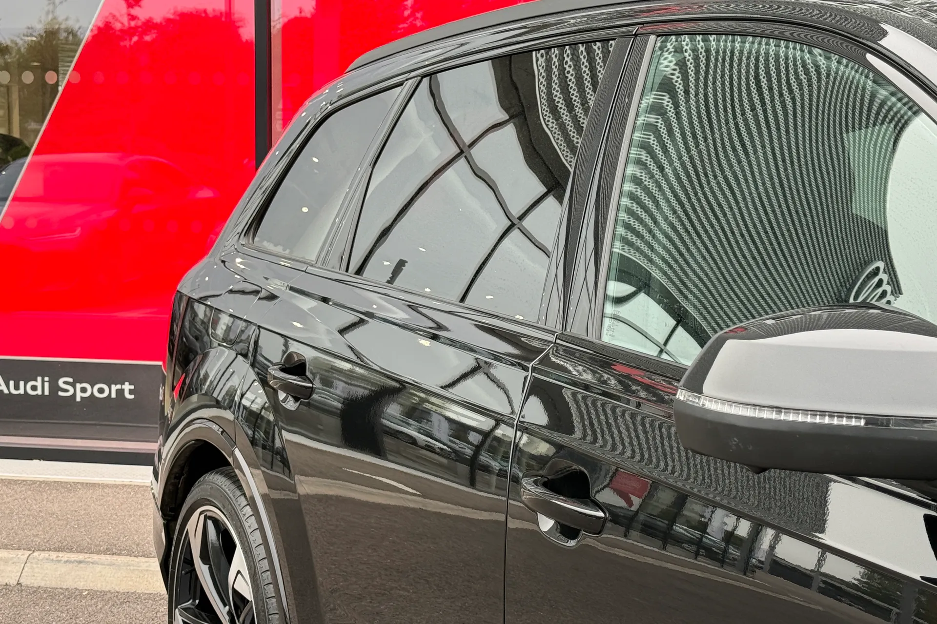 Audi Q7 thumbnail image number 11