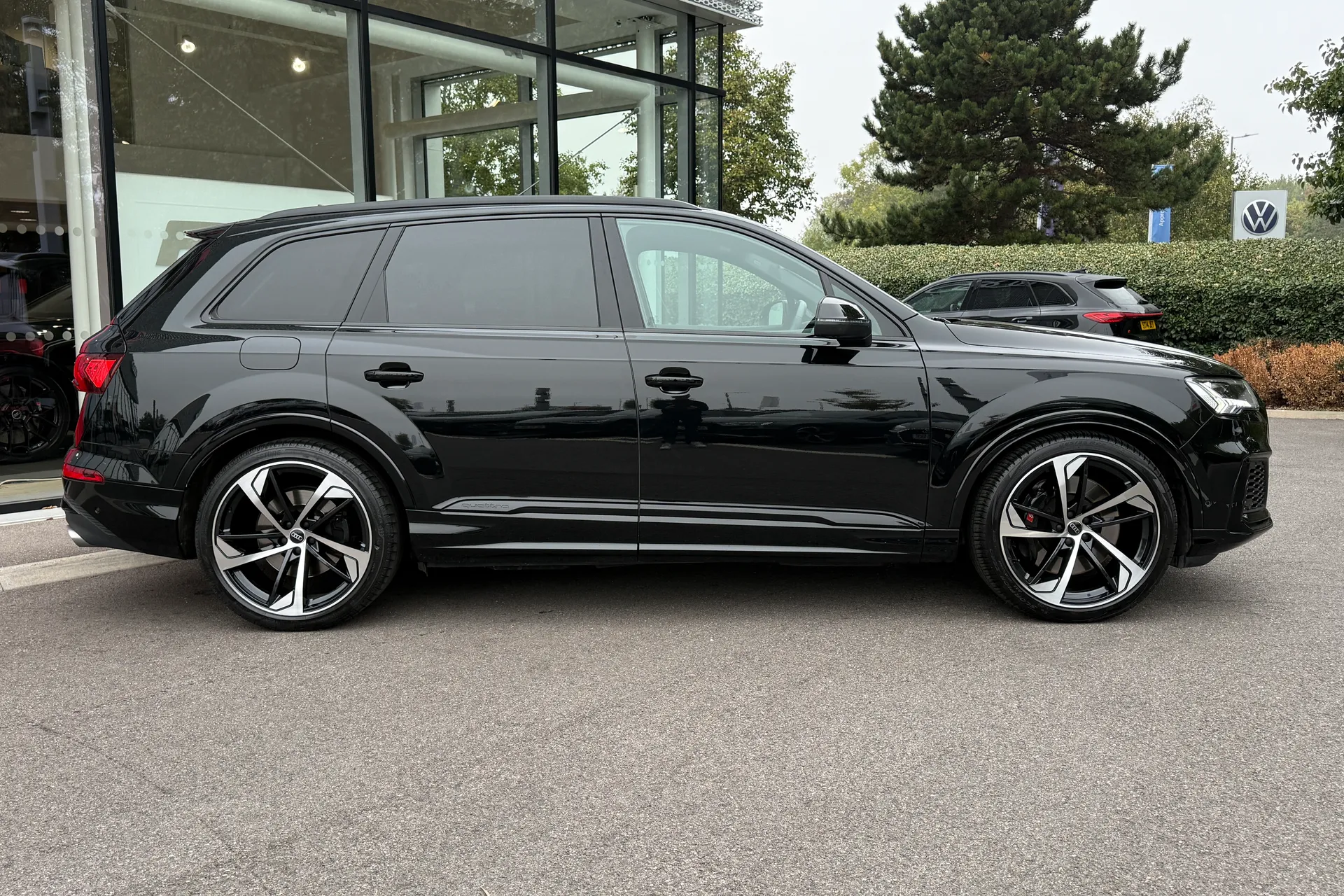 Audi Q7 thumbnail image number 2
