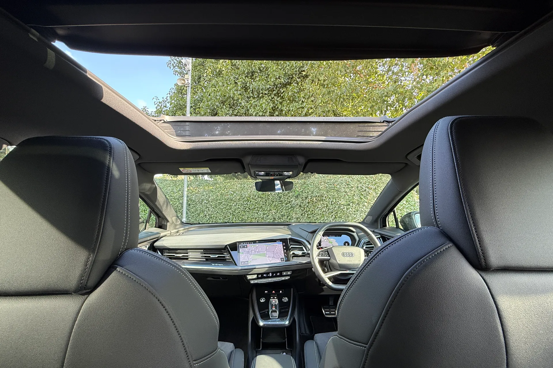 Audi Q4 thumbnail image number 17