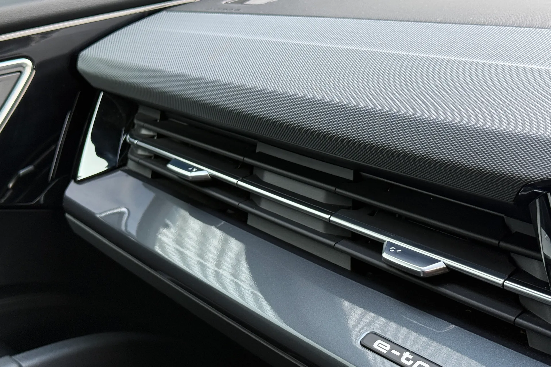 Audi Q4 thumbnail image number 56