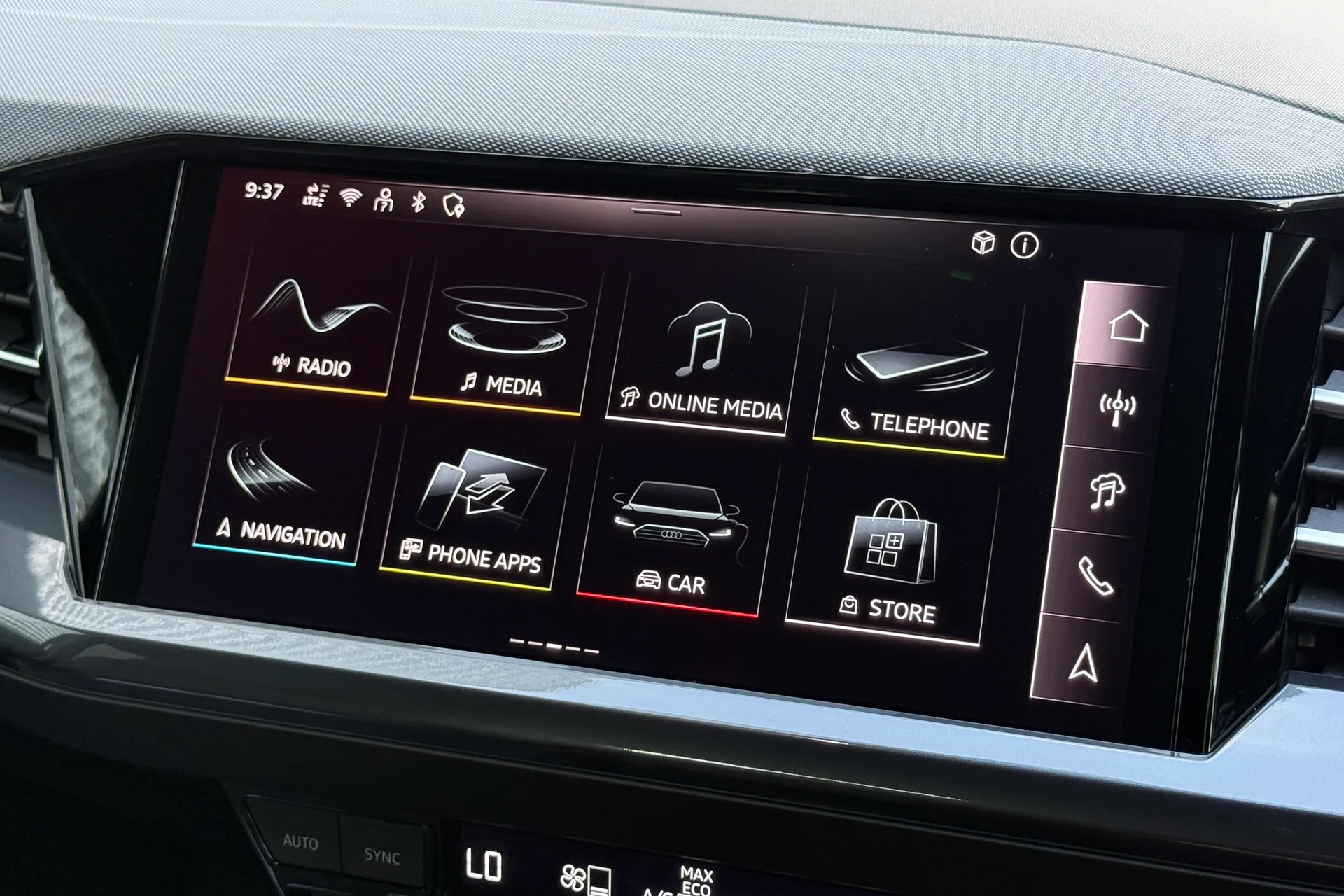 Audi Q4 thumbnail image number 26