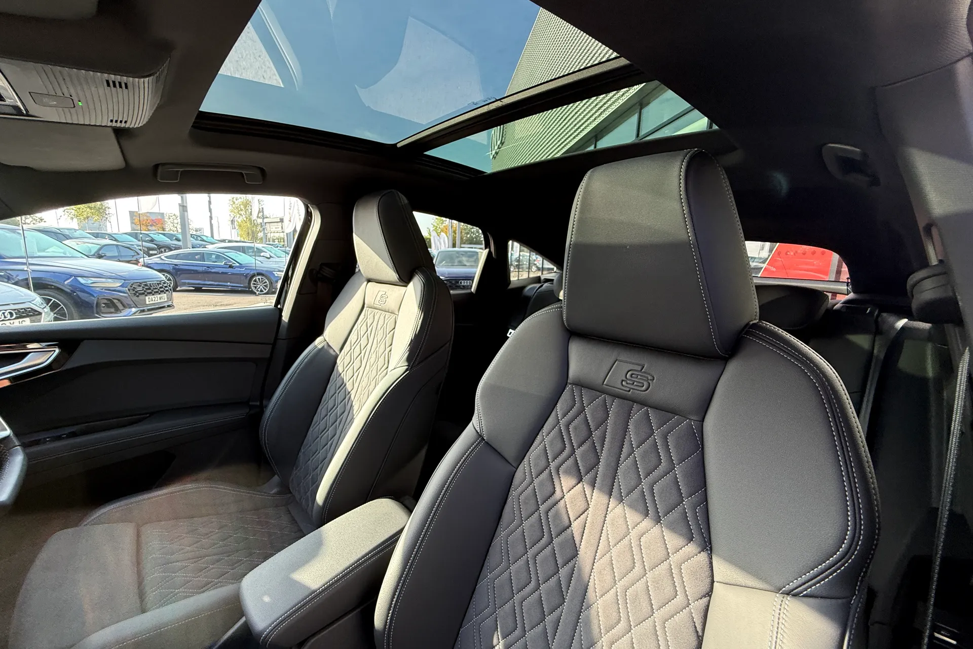 Audi Q4 thumbnail image number 43