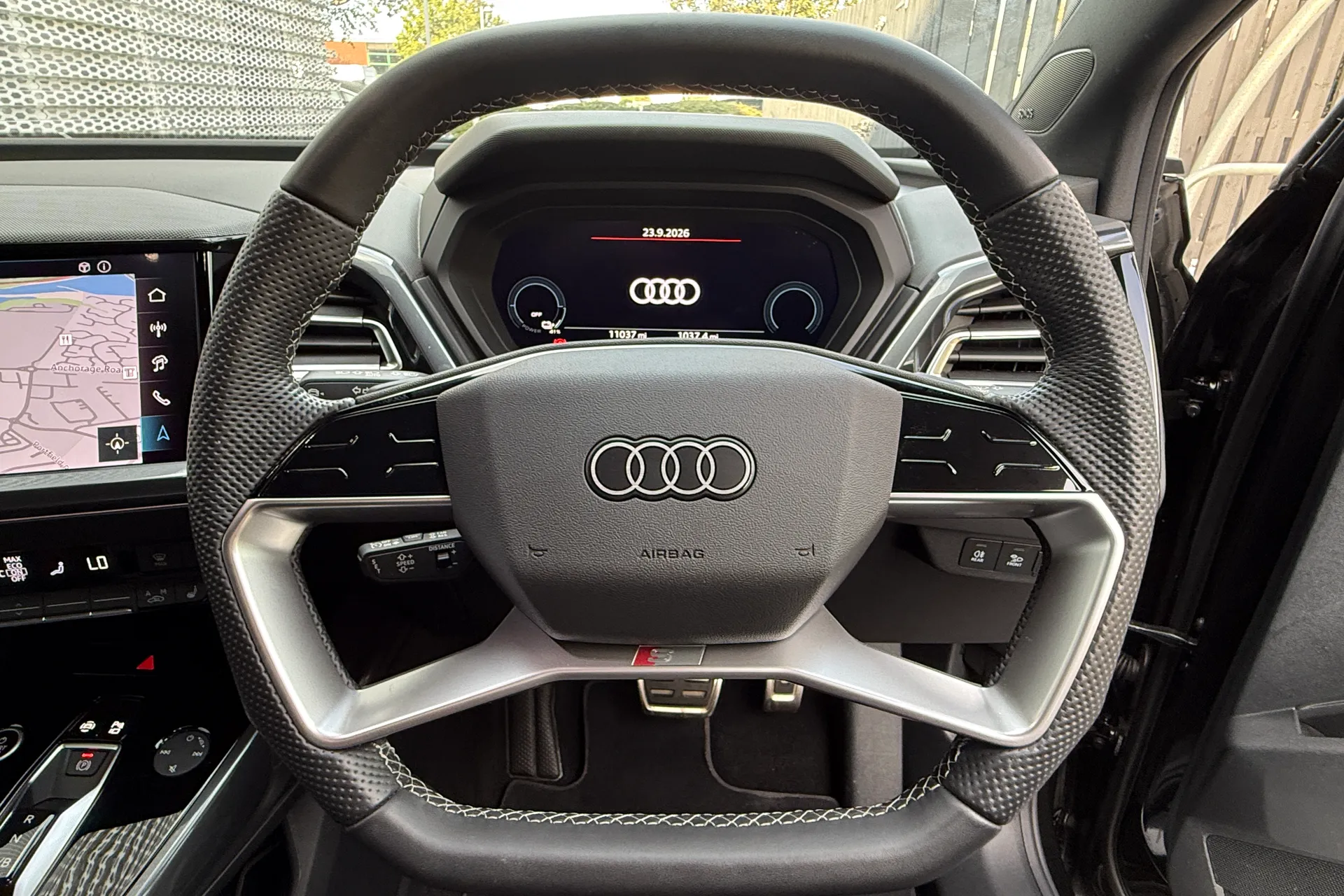 Audi Q4 thumbnail image number 12