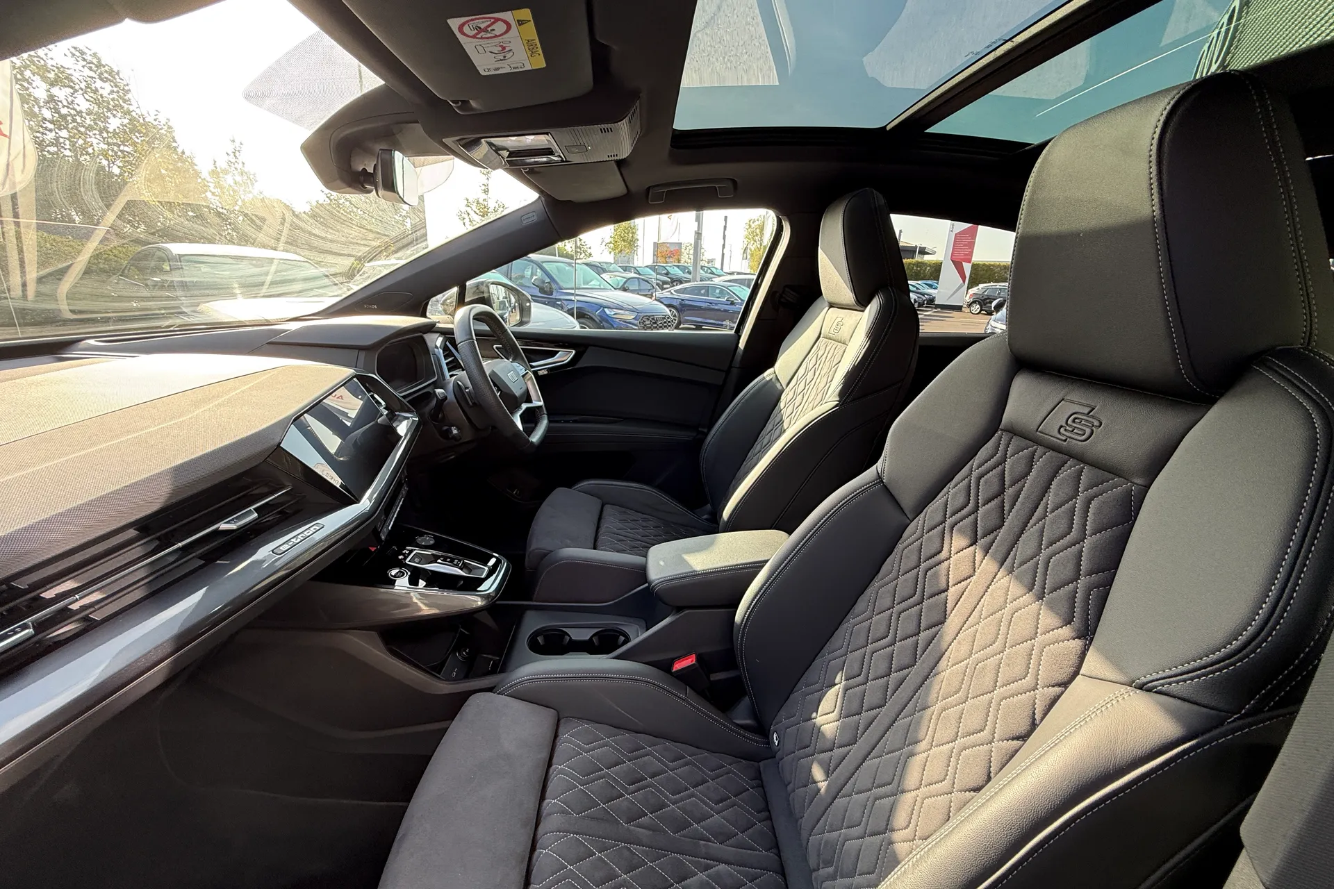 Audi Q4 thumbnail image number 41