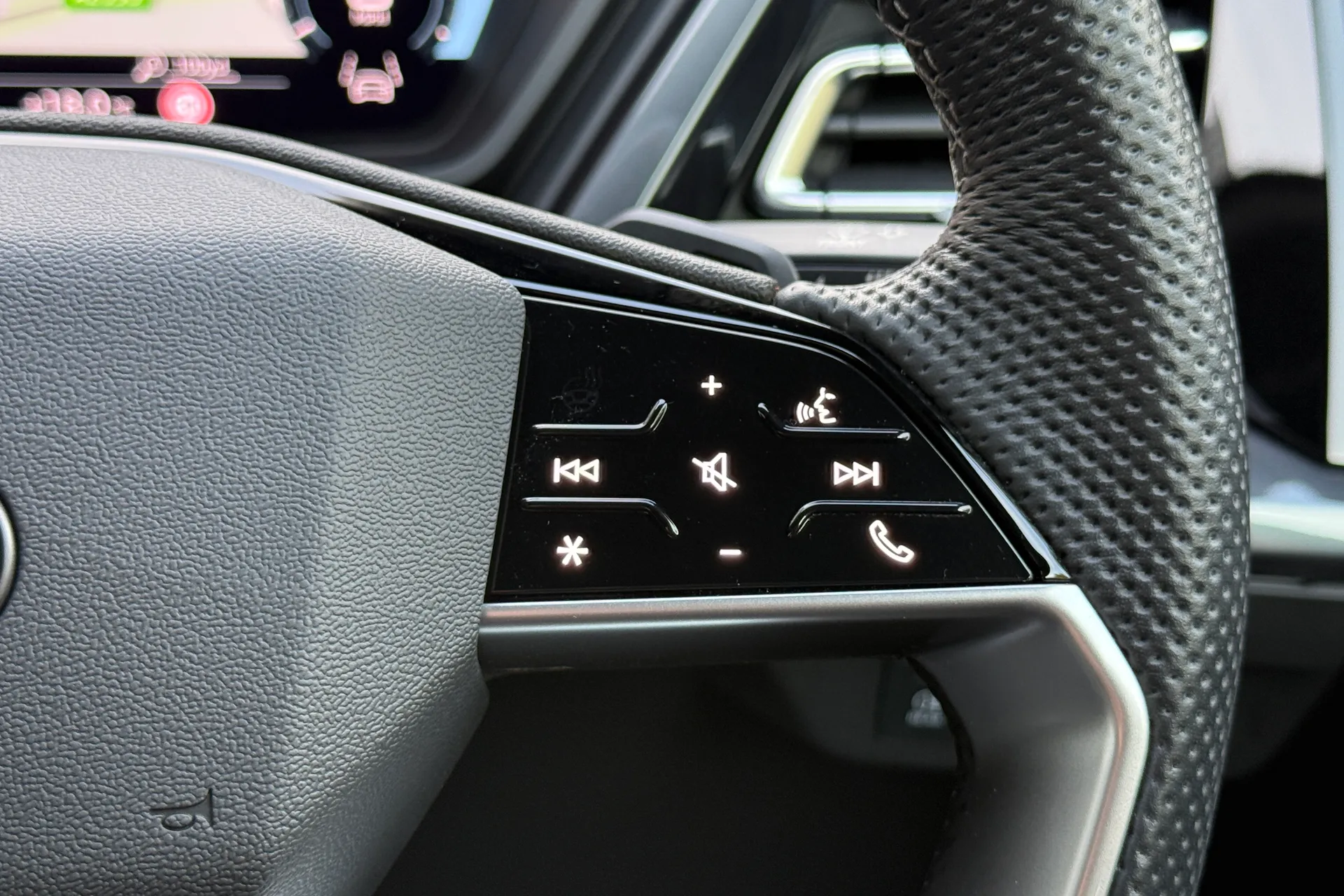 Audi Q4 thumbnail image number 58