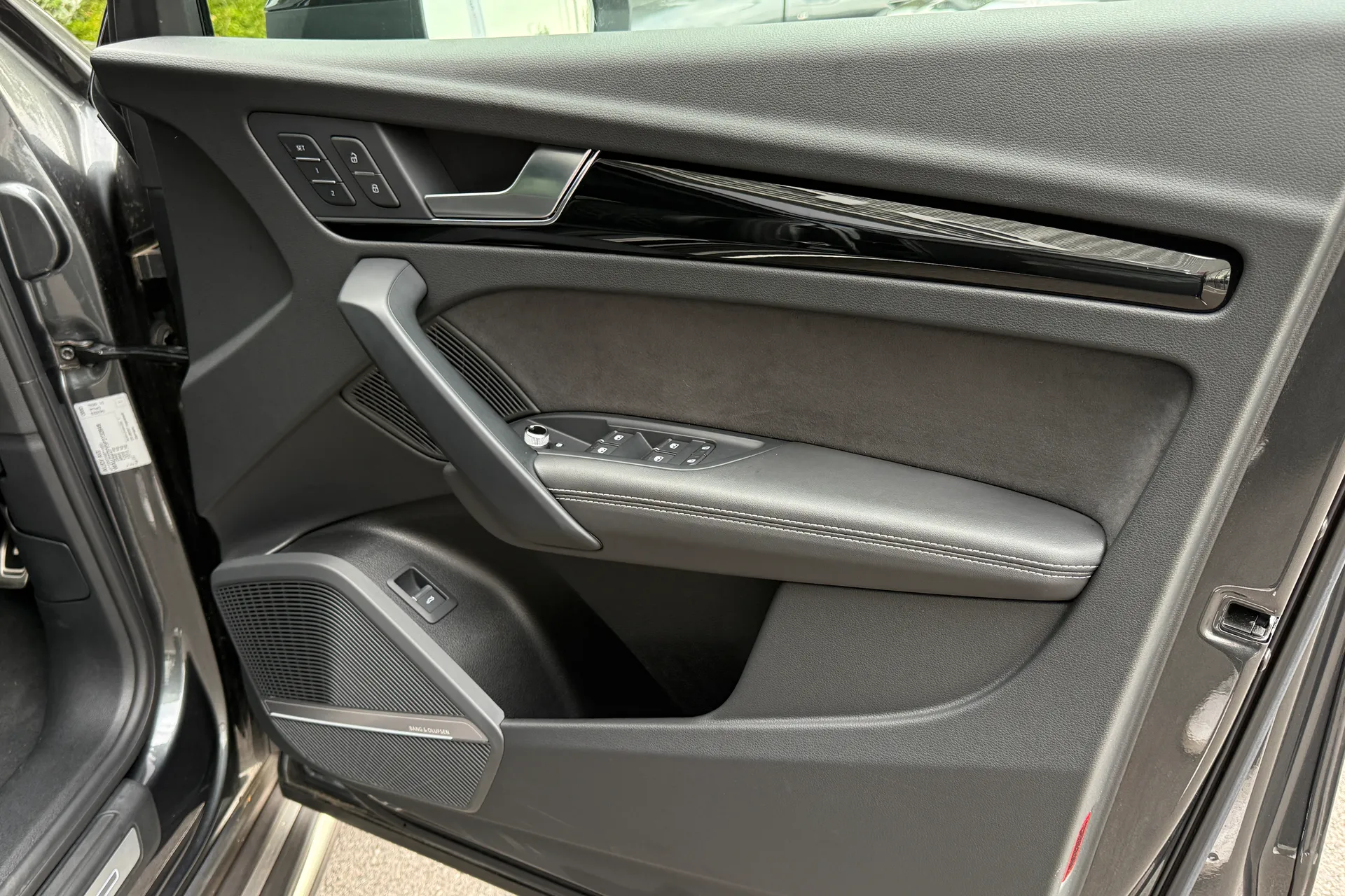 Audi Q5 thumbnail image number 21