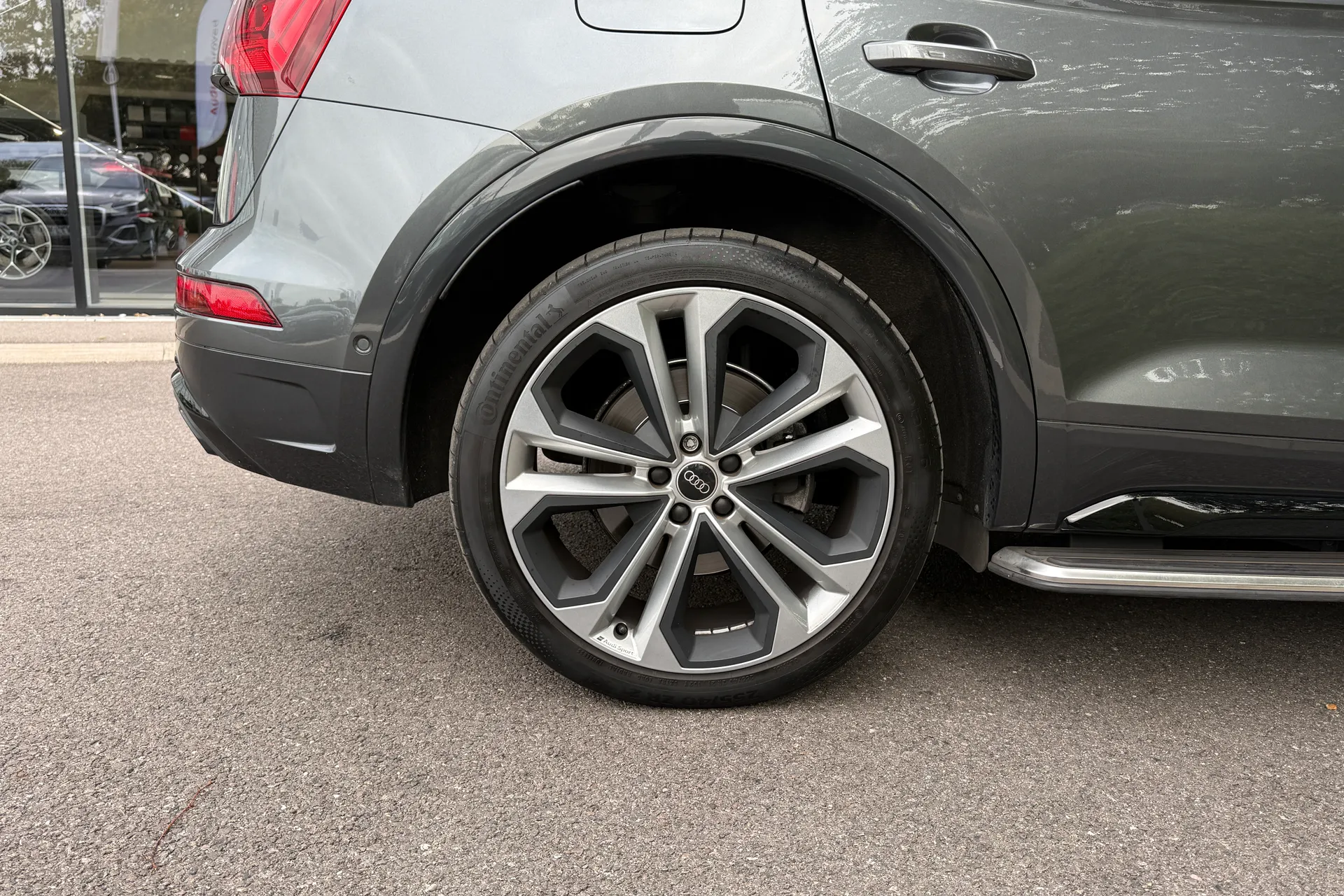 Audi Q5 thumbnail image number 36