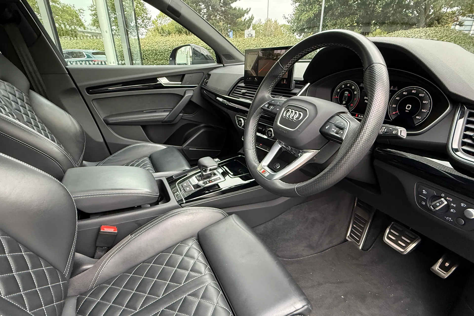 Audi Q5 thumbnail image number 11