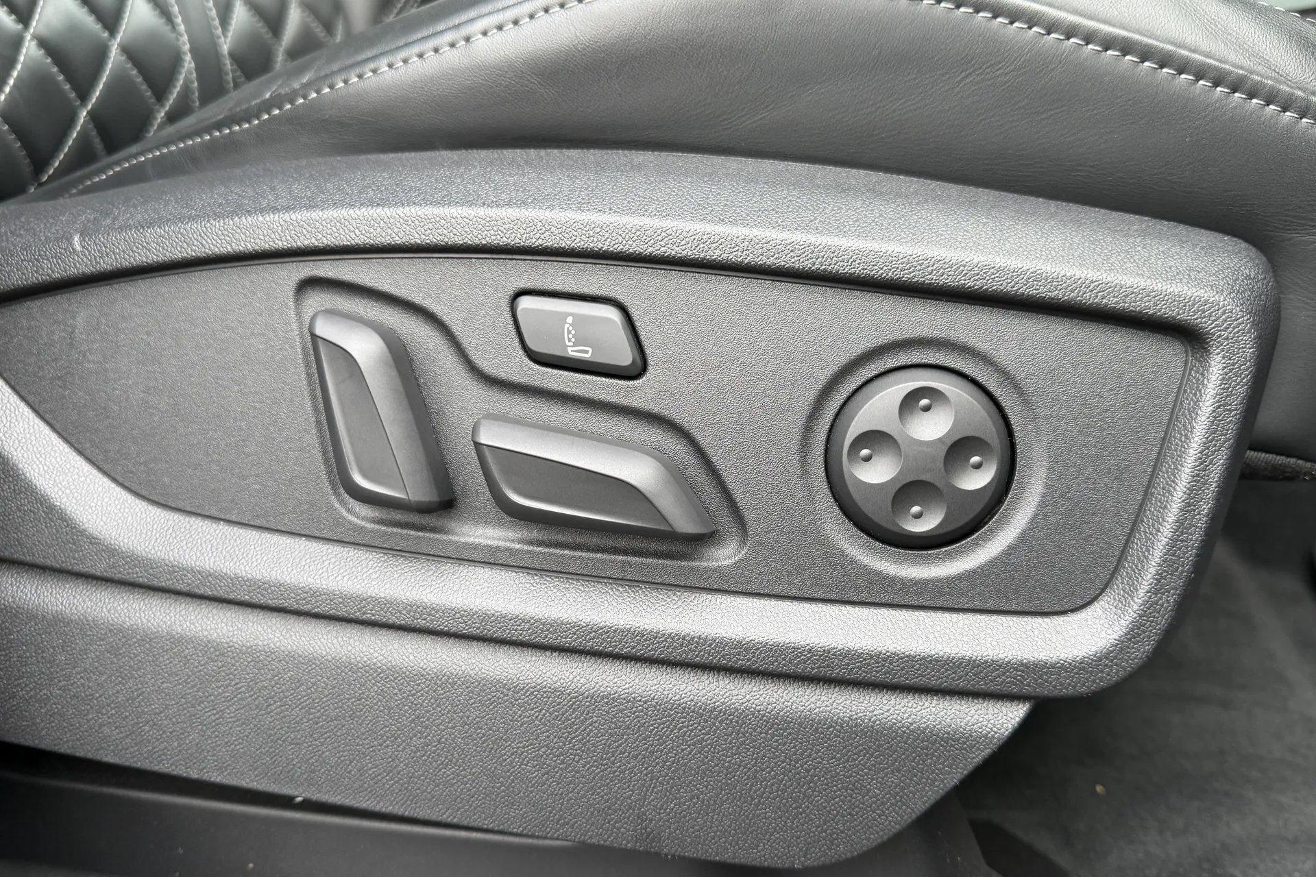 Audi Q5 thumbnail image number 26