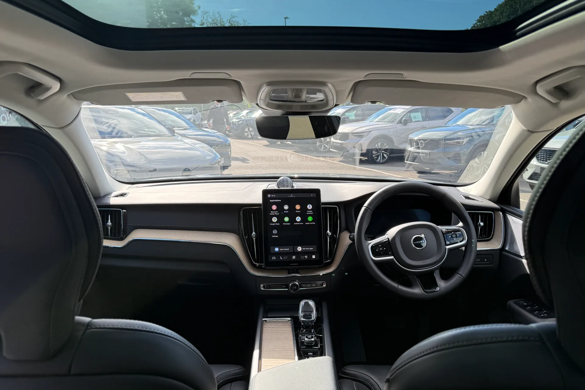 Volvo XC60 thumbnail image number 3