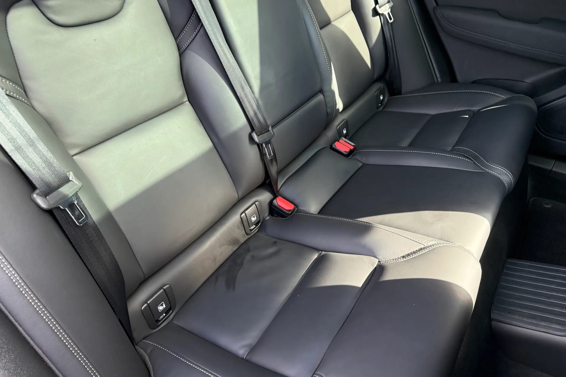 Volvo XC60 thumbnail image number 25