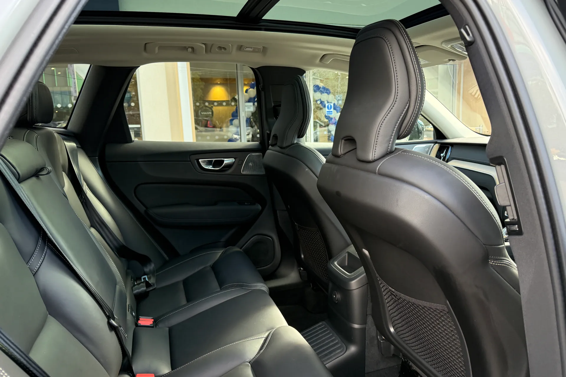 Volvo XC60 thumbnail image number 23