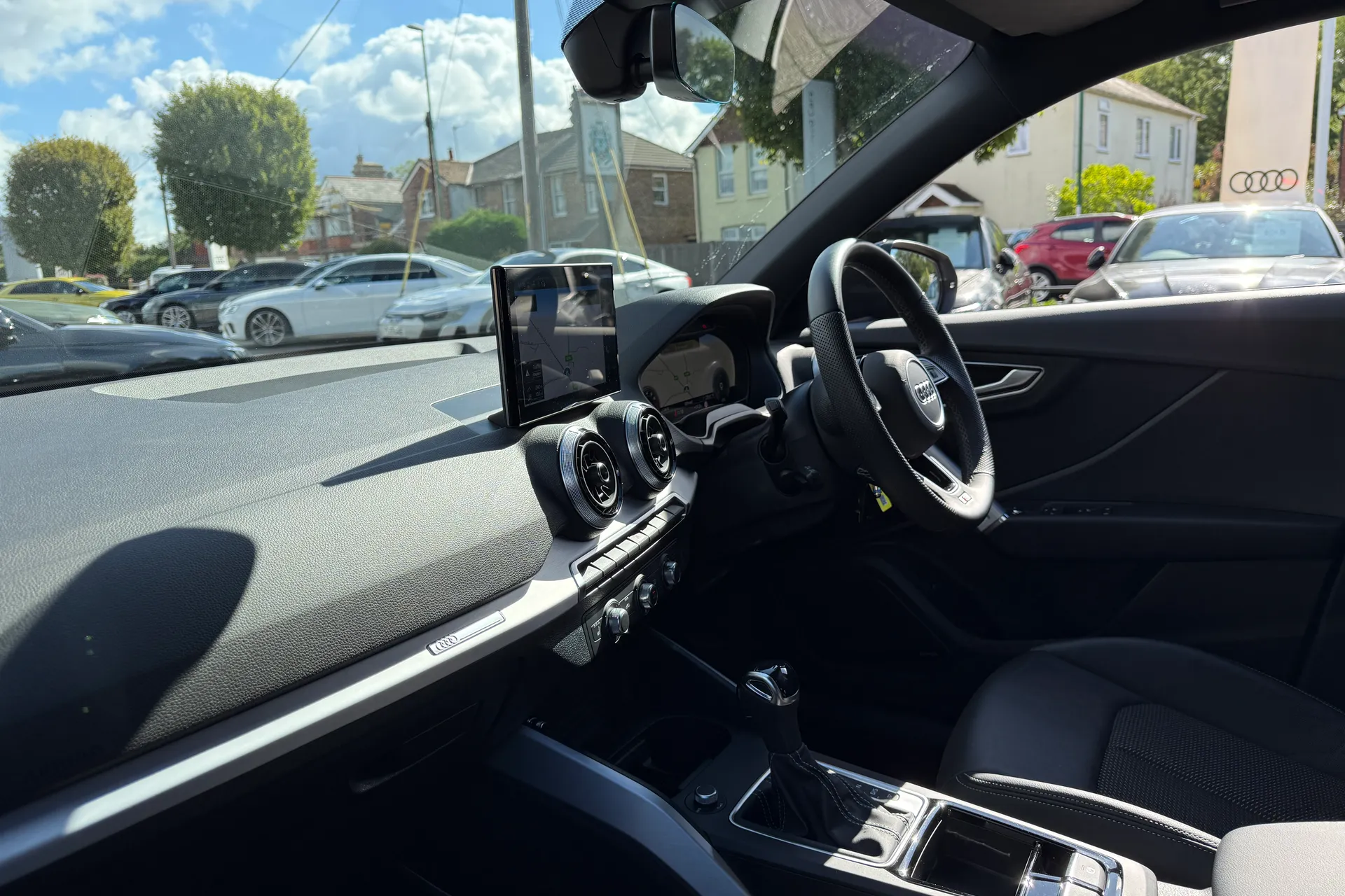 Audi Q2 thumbnail image number 27
