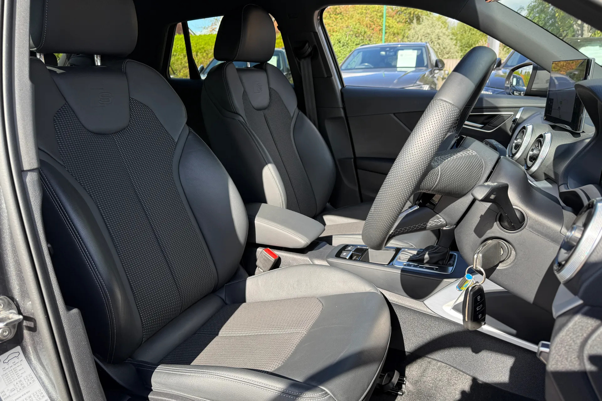 Audi Q2 thumbnail image number 25