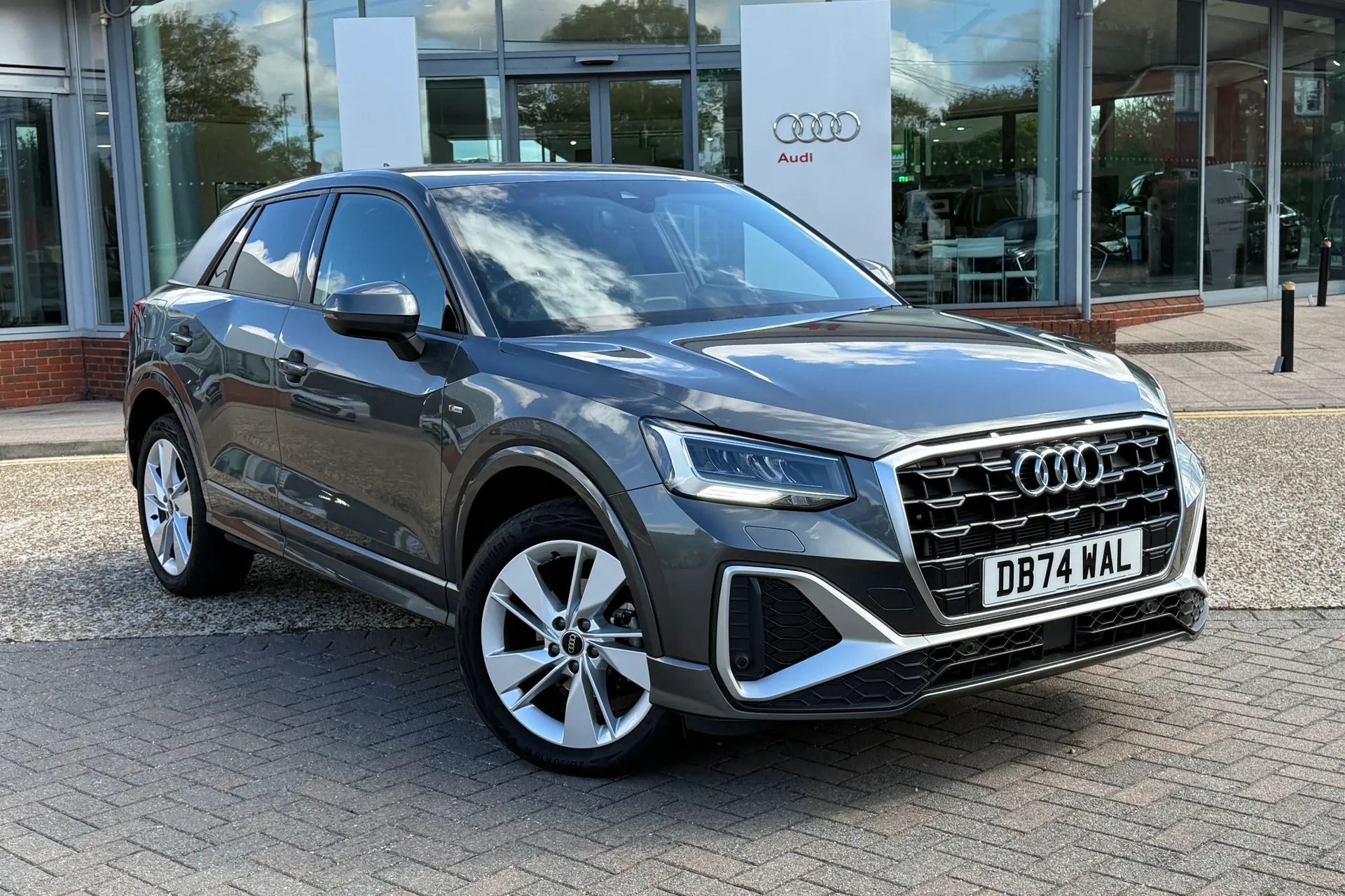 Audi Q2 thumbnail image number 22