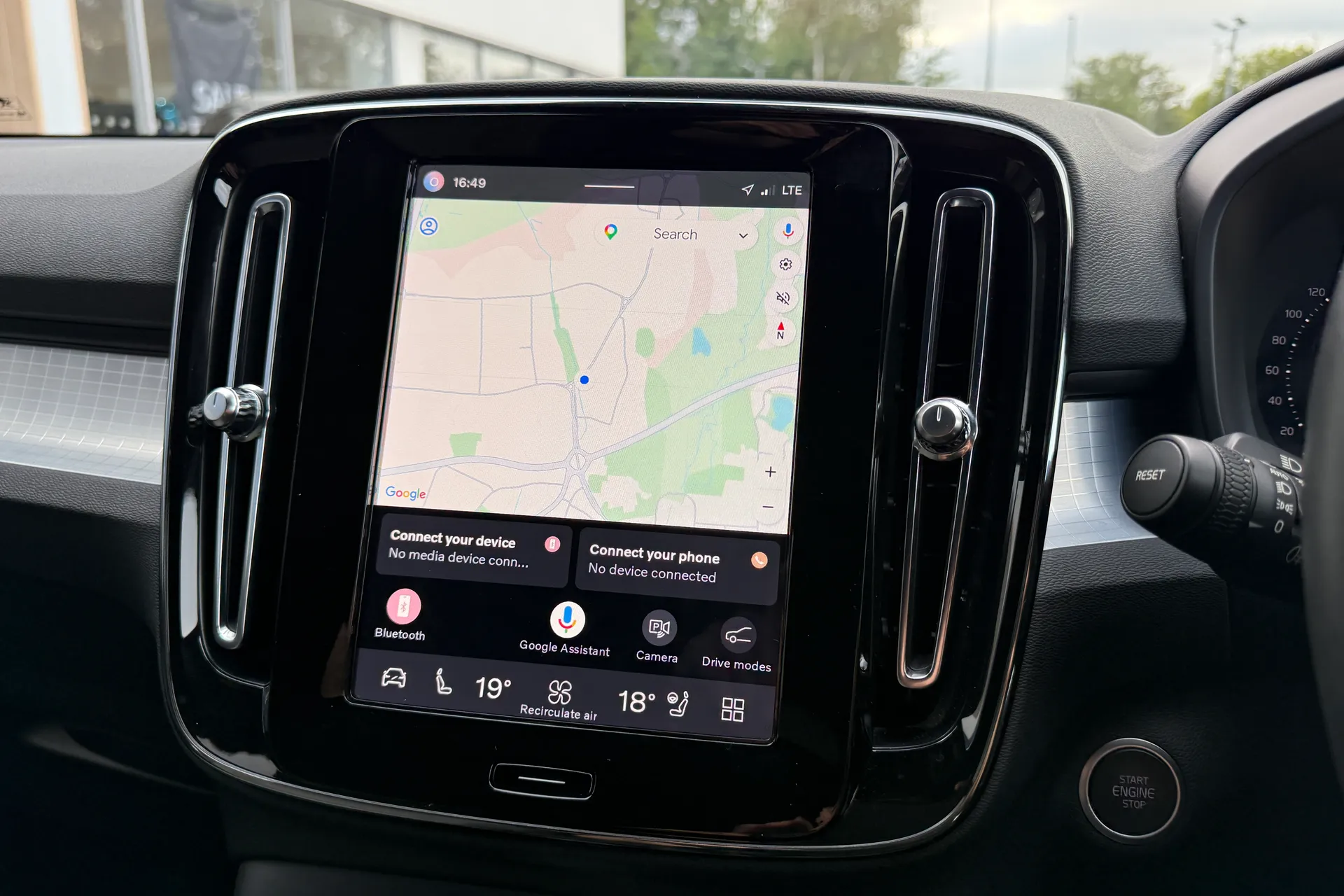 Volvo XC40 thumbnail image number 5