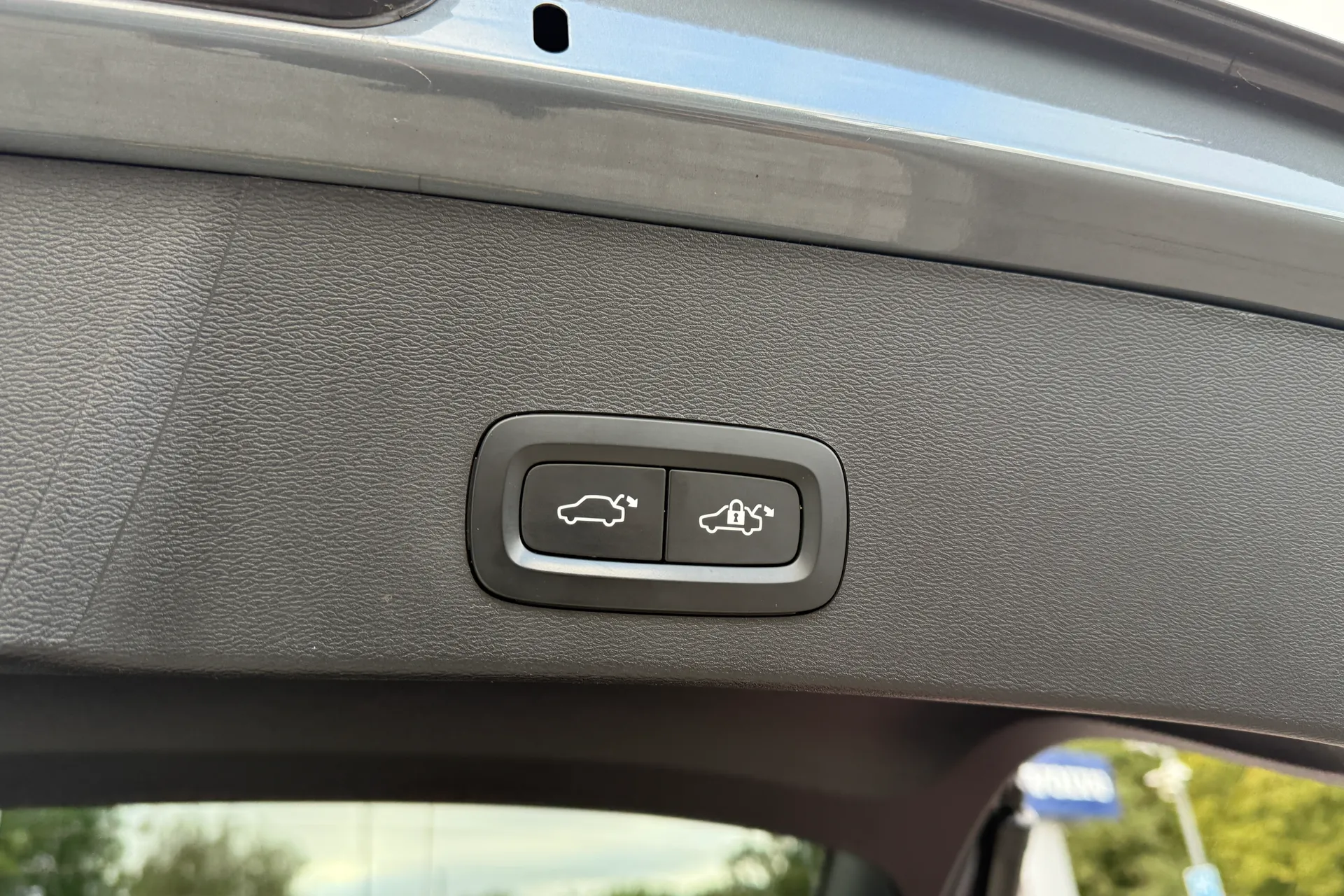 Volvo XC40 thumbnail image number 21