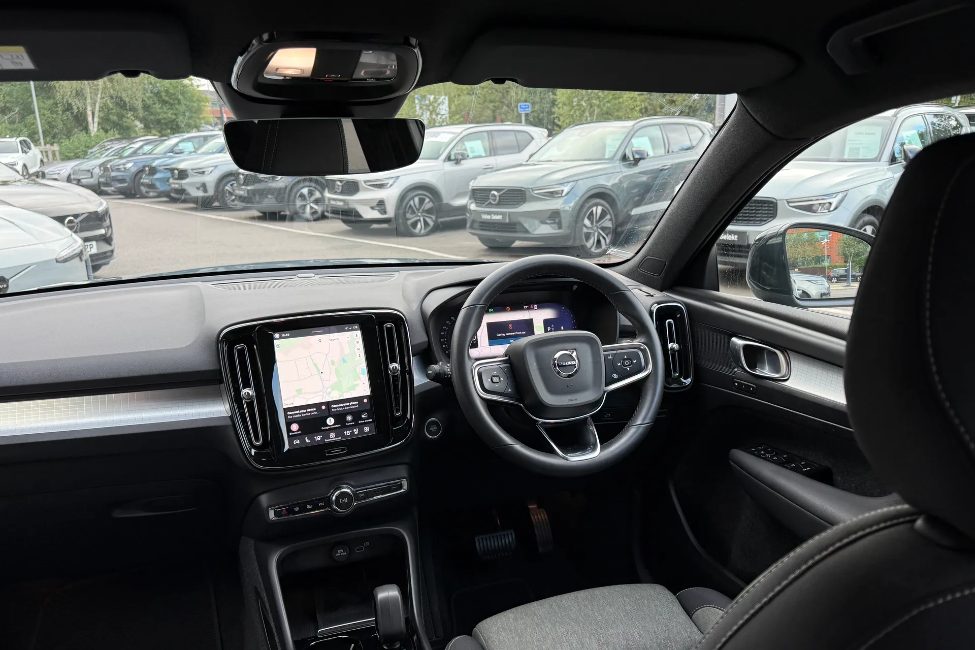 Volvo XC40 thumbnail image number 32