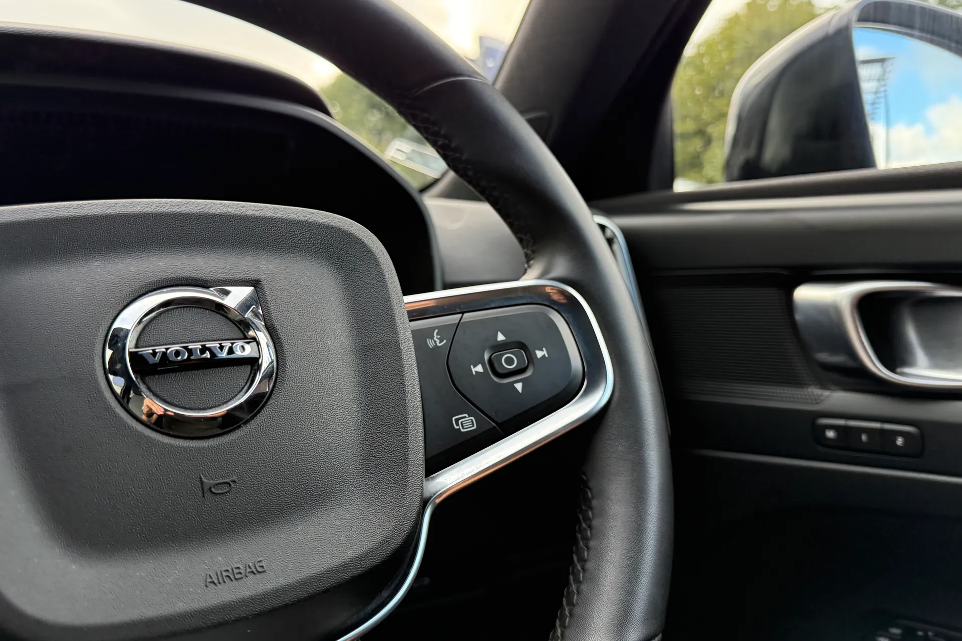 Volvo XC40 thumbnail image number 34