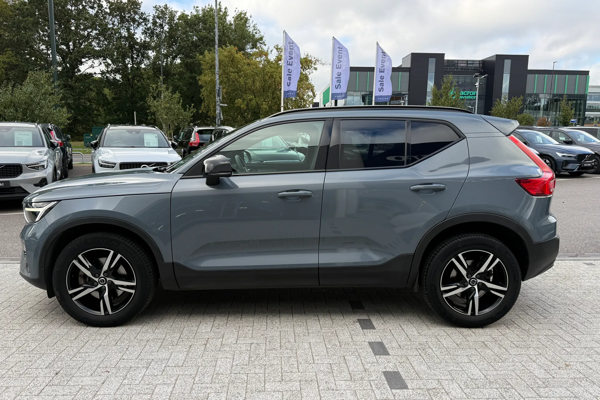 Volvo XC40 thumbnail image number 11
