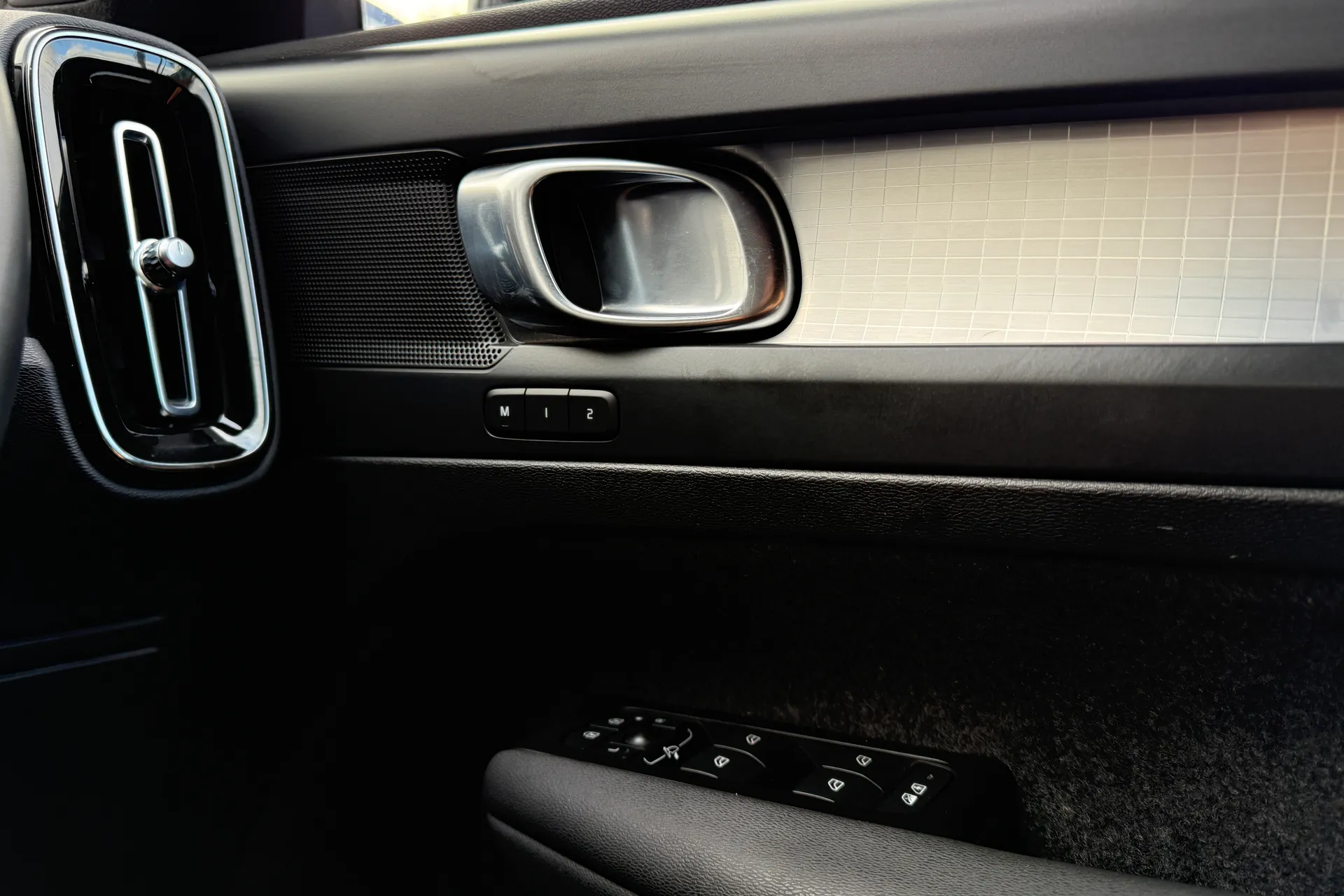 Volvo XC40 thumbnail image number 38
