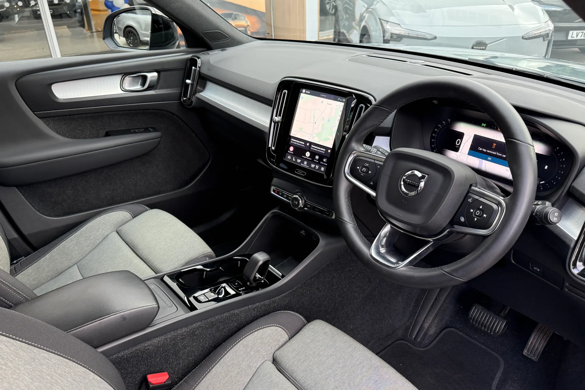 Volvo XC40 thumbnail image number 6