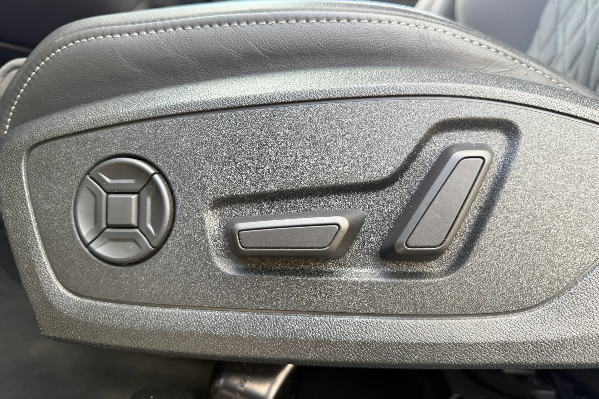 Audi A3 thumbnail image number 17