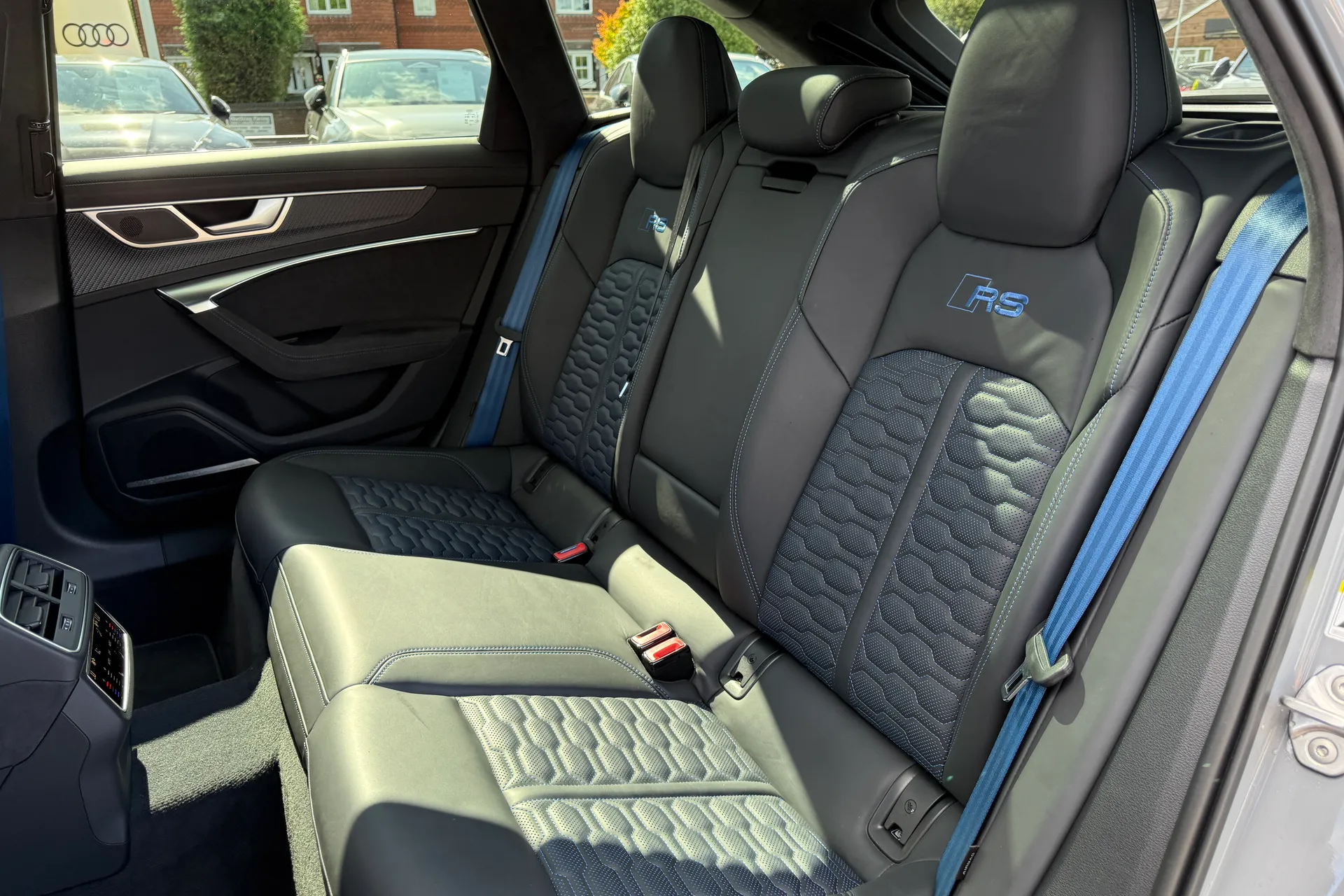 Audi RS6 thumbnail image number 54