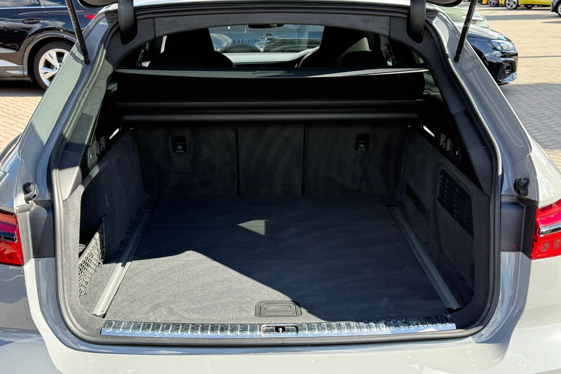 Audi RS6 thumbnail image number 47