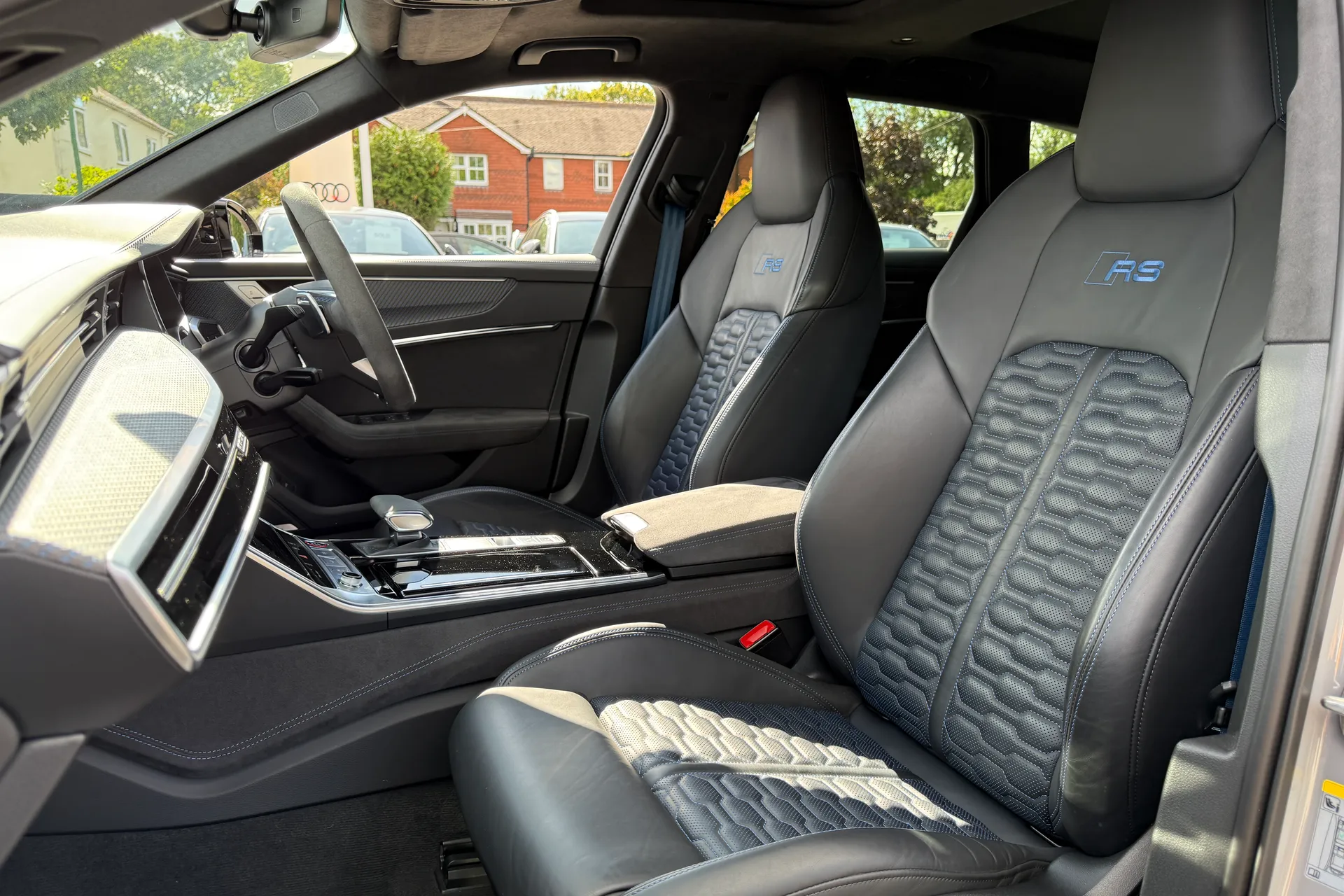 Audi RS6 thumbnail image number 39