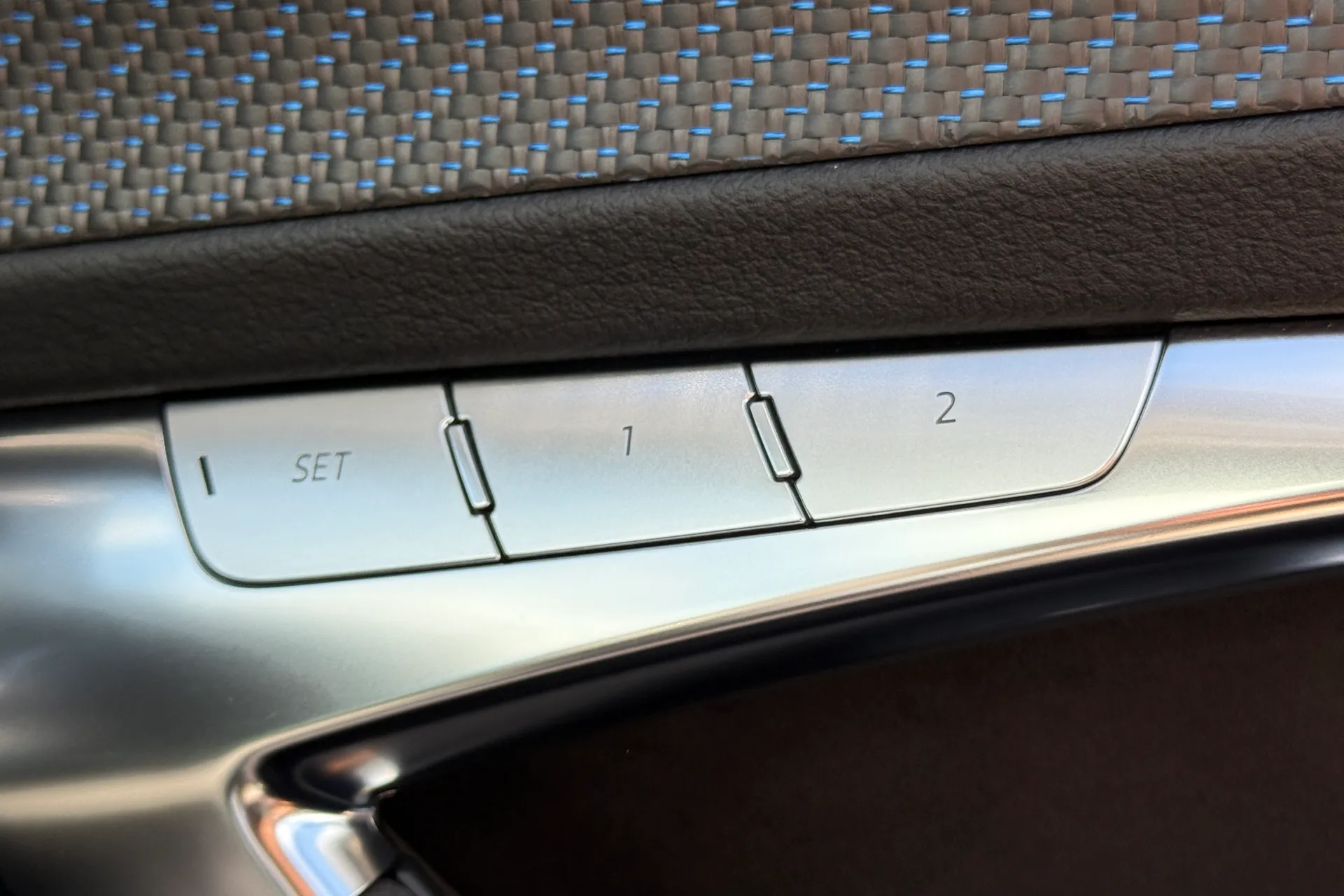 Audi RS6 thumbnail image number 24