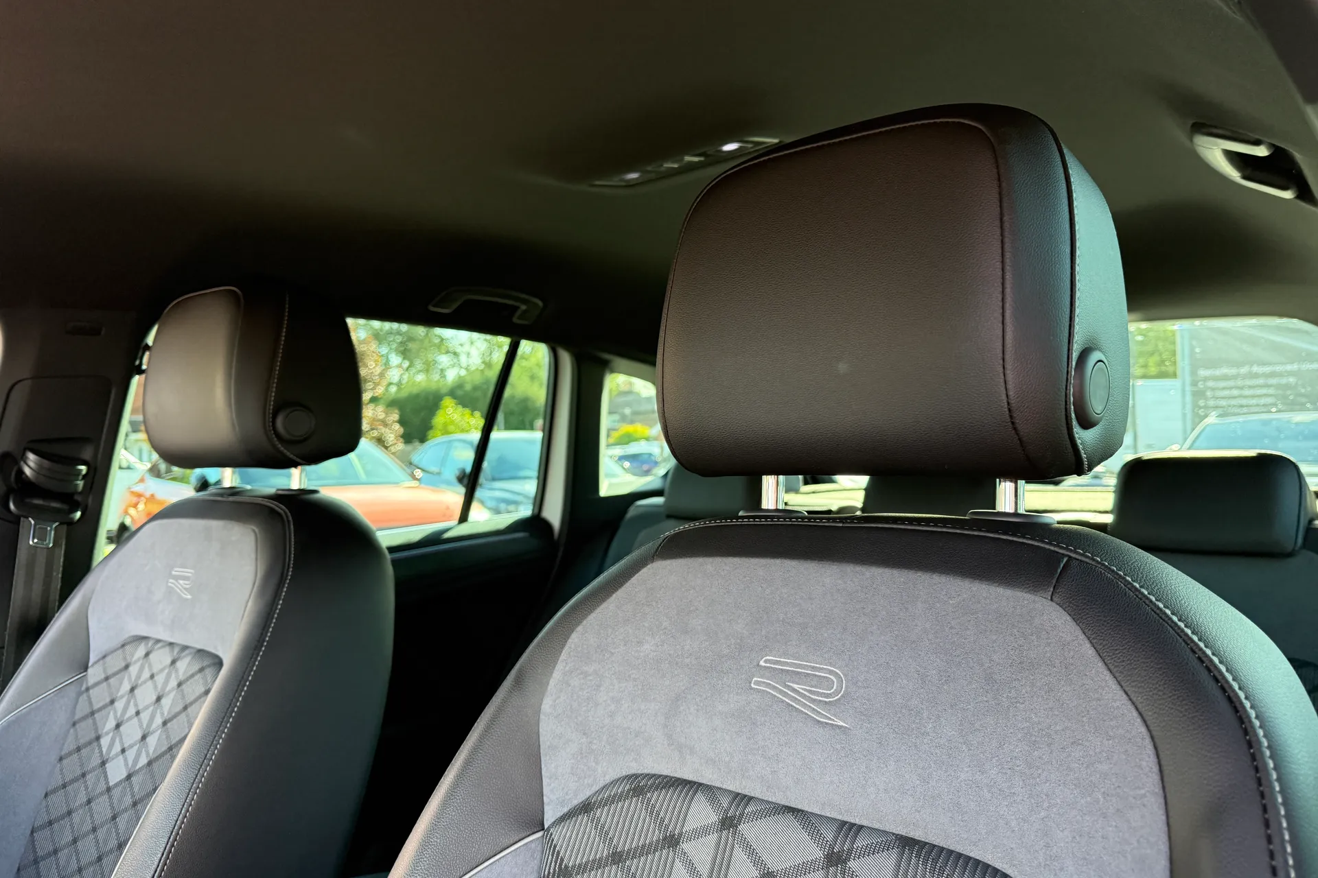 VOLKSWAGEN TIGUAN thumbnail image number 25