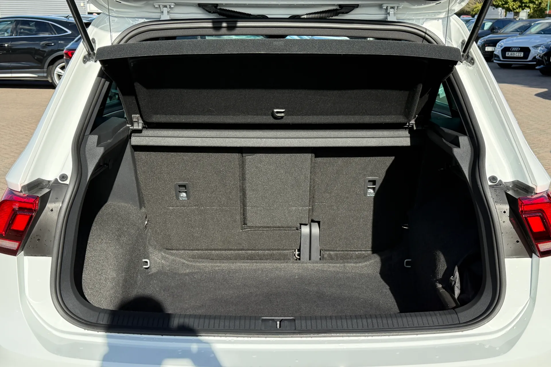 VOLKSWAGEN TIGUAN thumbnail image number 29