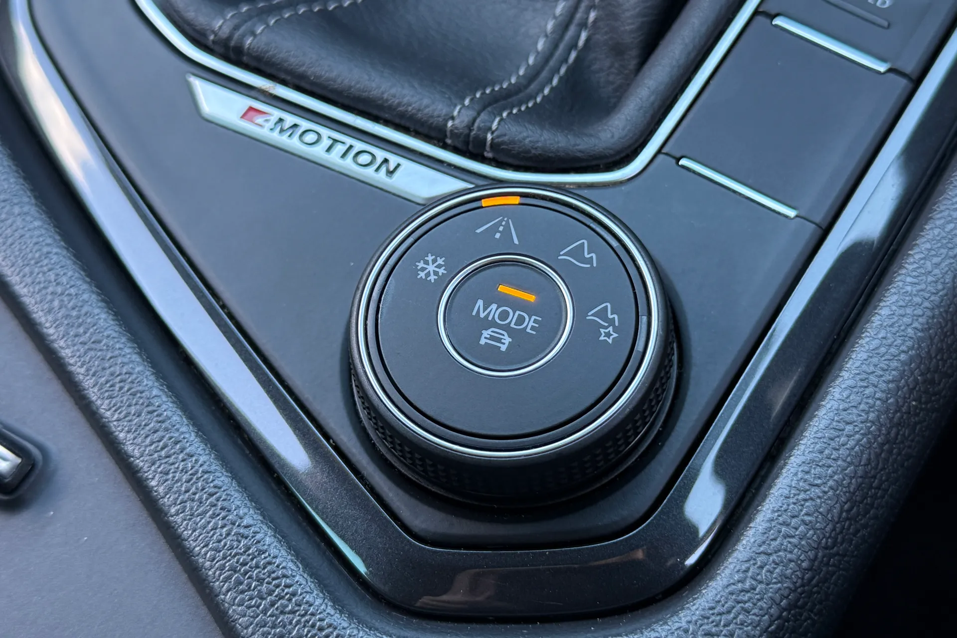 VOLKSWAGEN TIGUAN thumbnail image number 34