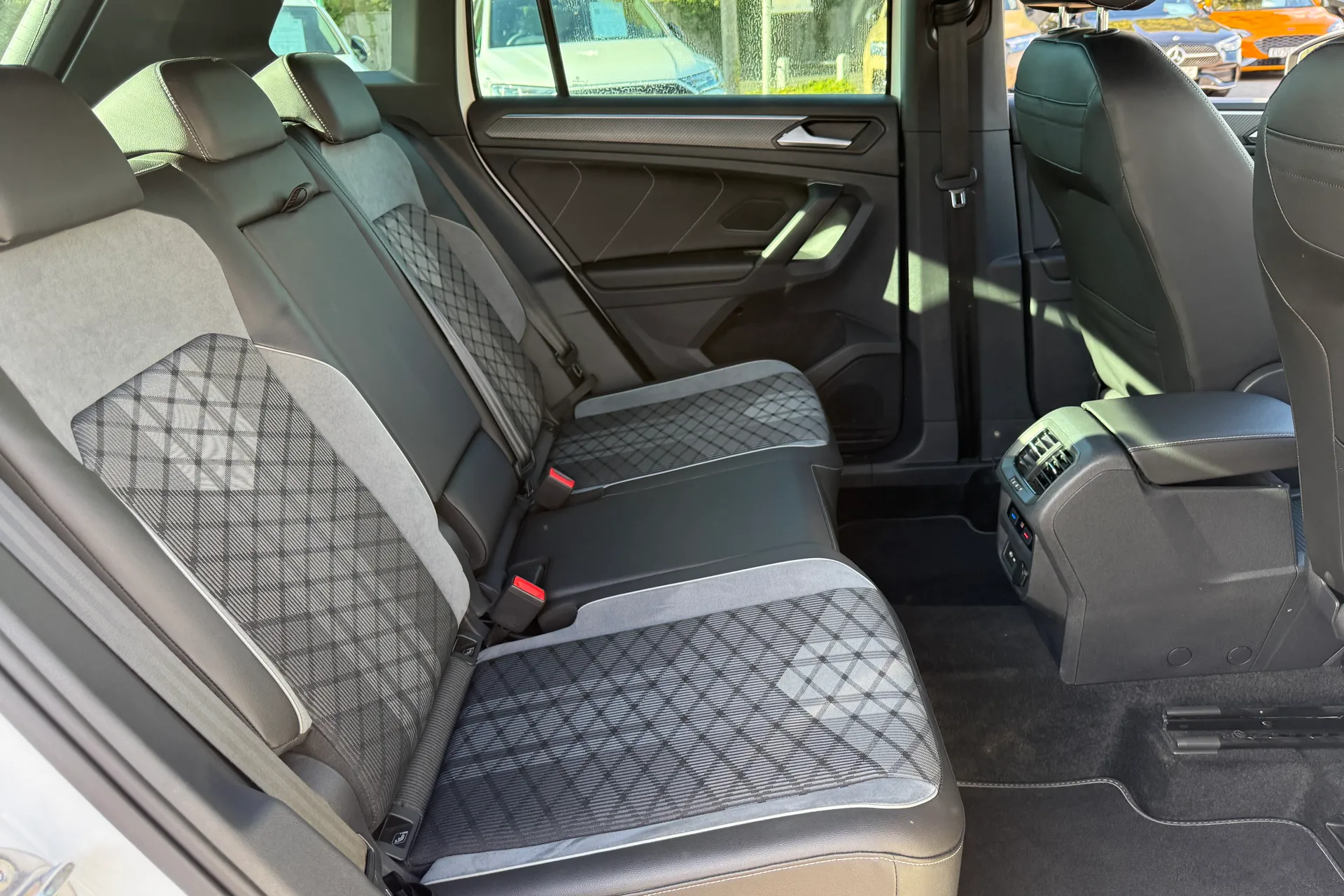 VOLKSWAGEN TIGUAN thumbnail image number 38