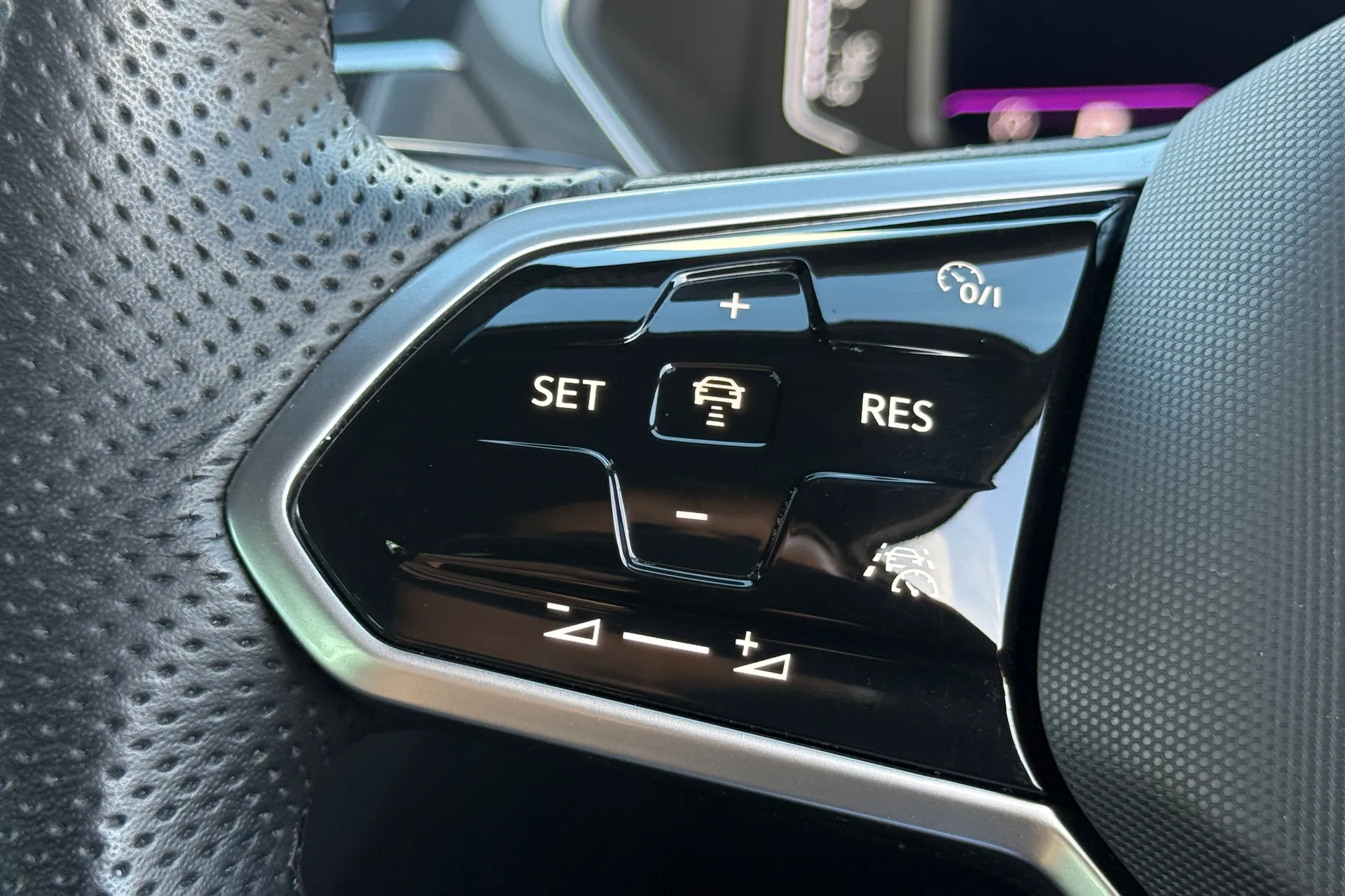 VOLKSWAGEN TIGUAN thumbnail image number 15