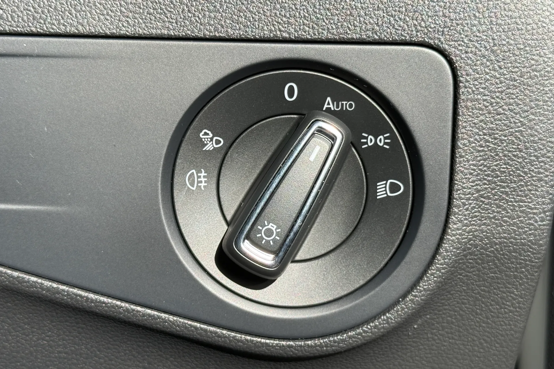 VOLKSWAGEN TIGUAN thumbnail image number 17