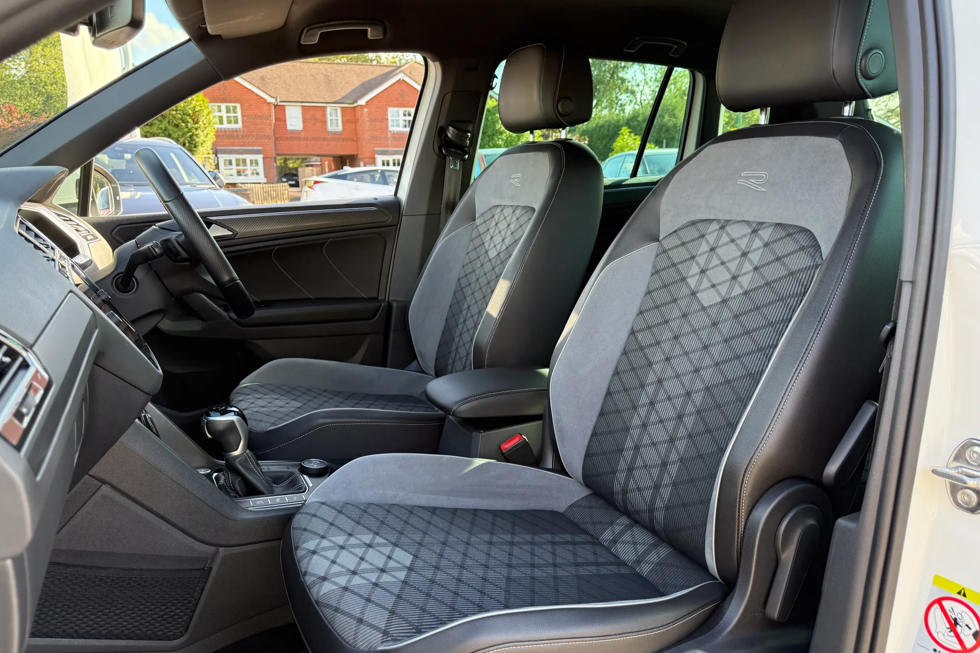 VOLKSWAGEN TIGUAN thumbnail image number 24