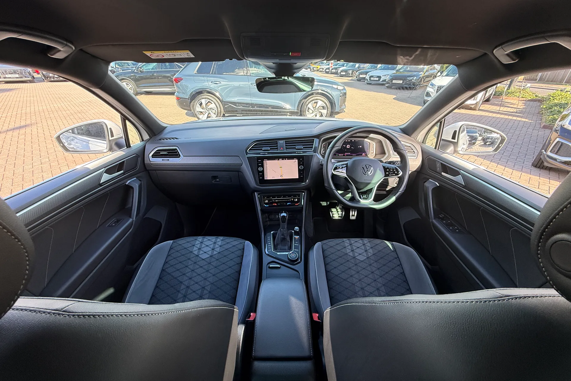VOLKSWAGEN TIGUAN thumbnail image number 3