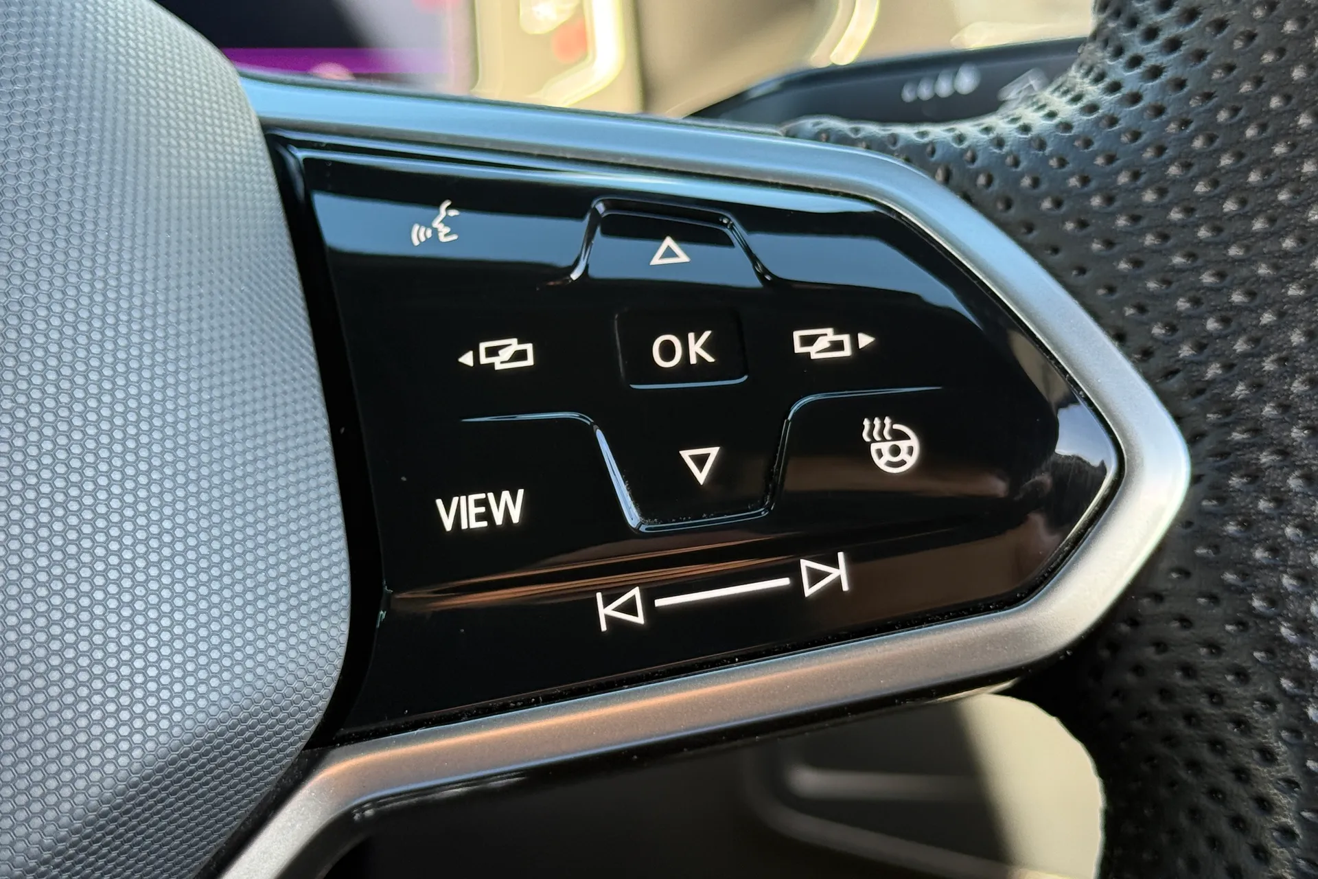 VOLKSWAGEN TIGUAN thumbnail image number 16